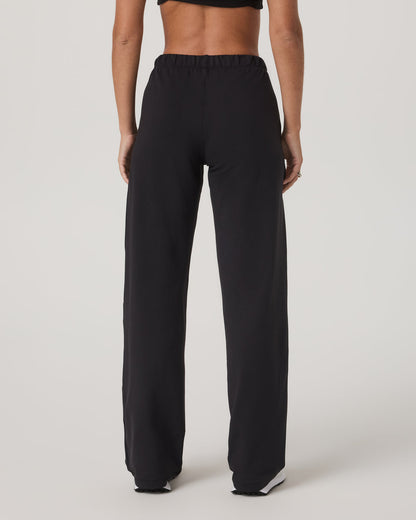 Women's Halo Modern Strght Leg Pant - Short Solid Black - Vuori