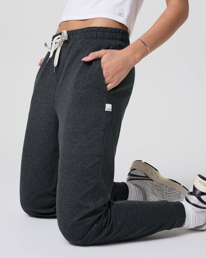 Performance Jogger - Long Charcoal Grey Sweatpants - Vuori