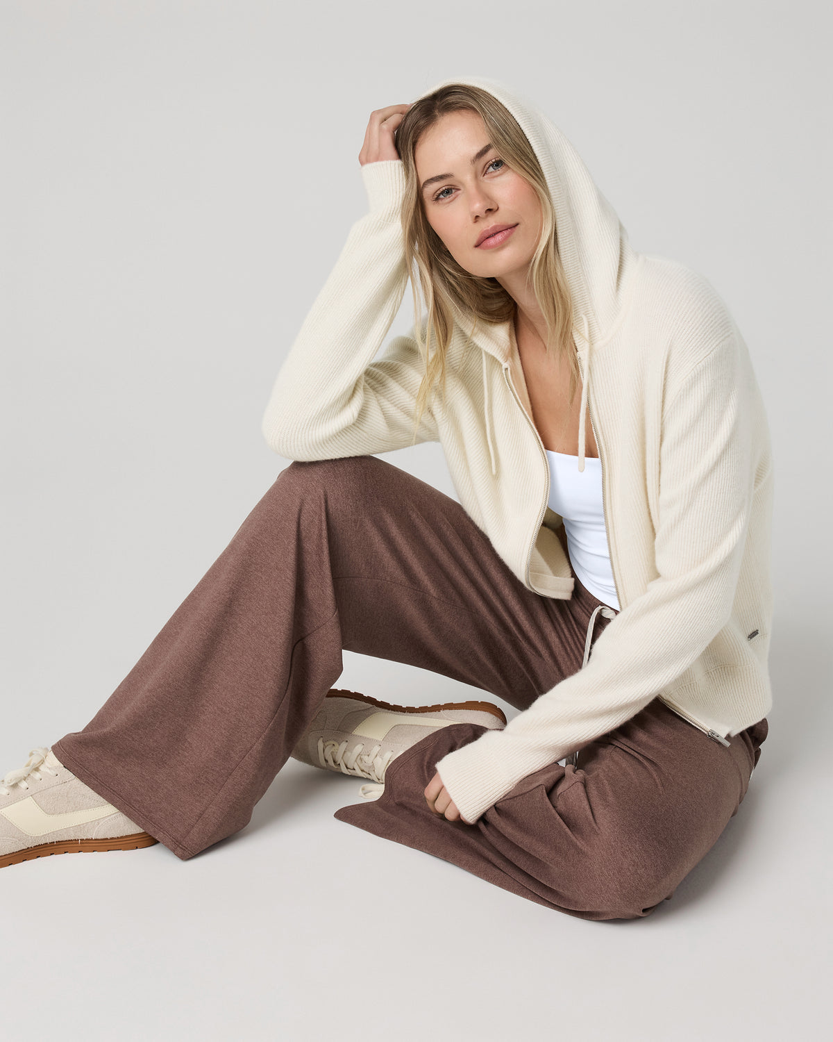 Halo Essential Wideleg - Long Women's Sable Heather Pants - Vuori