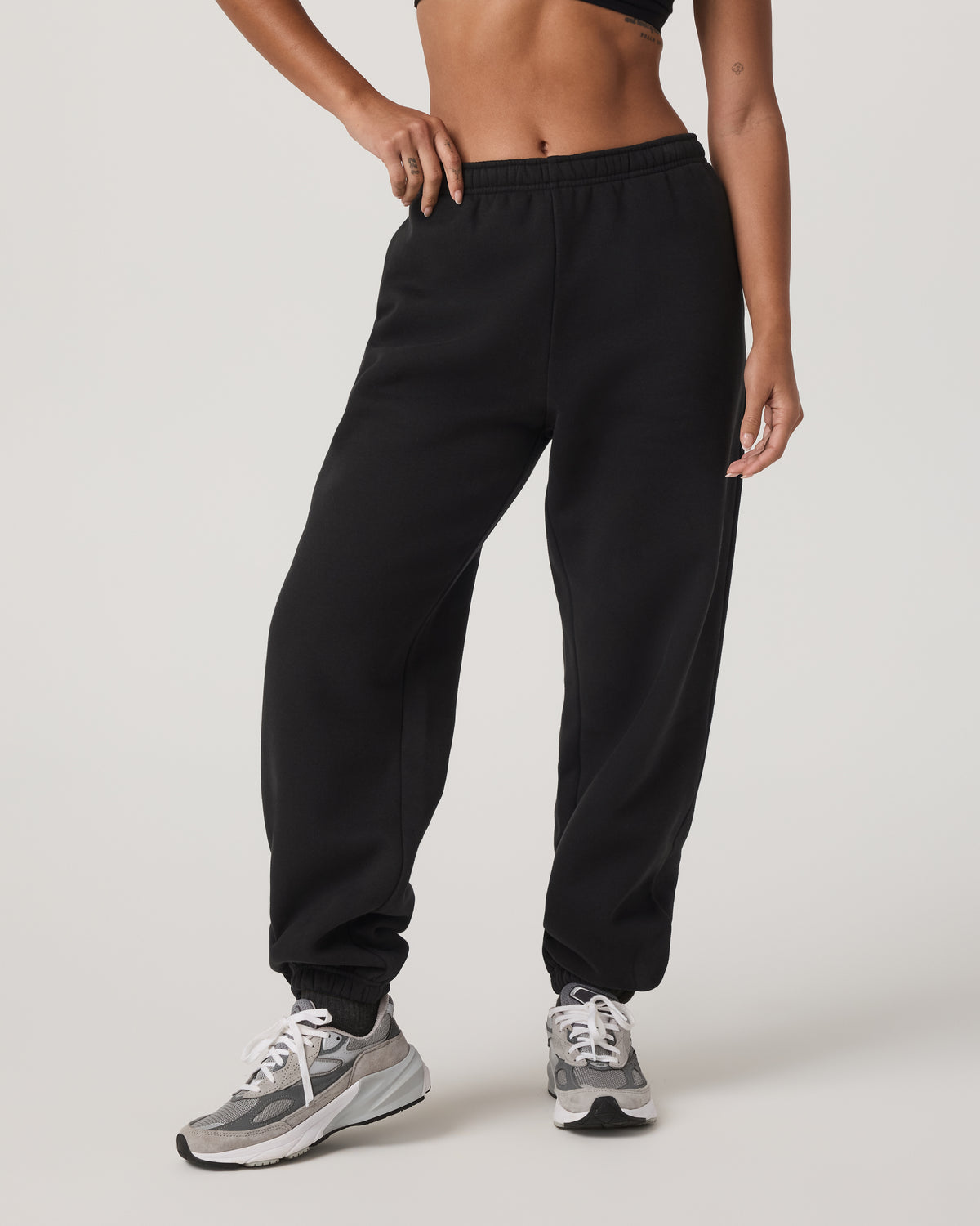 Restore Classic Sweatpant Women's Washed Black Pants - Vuori