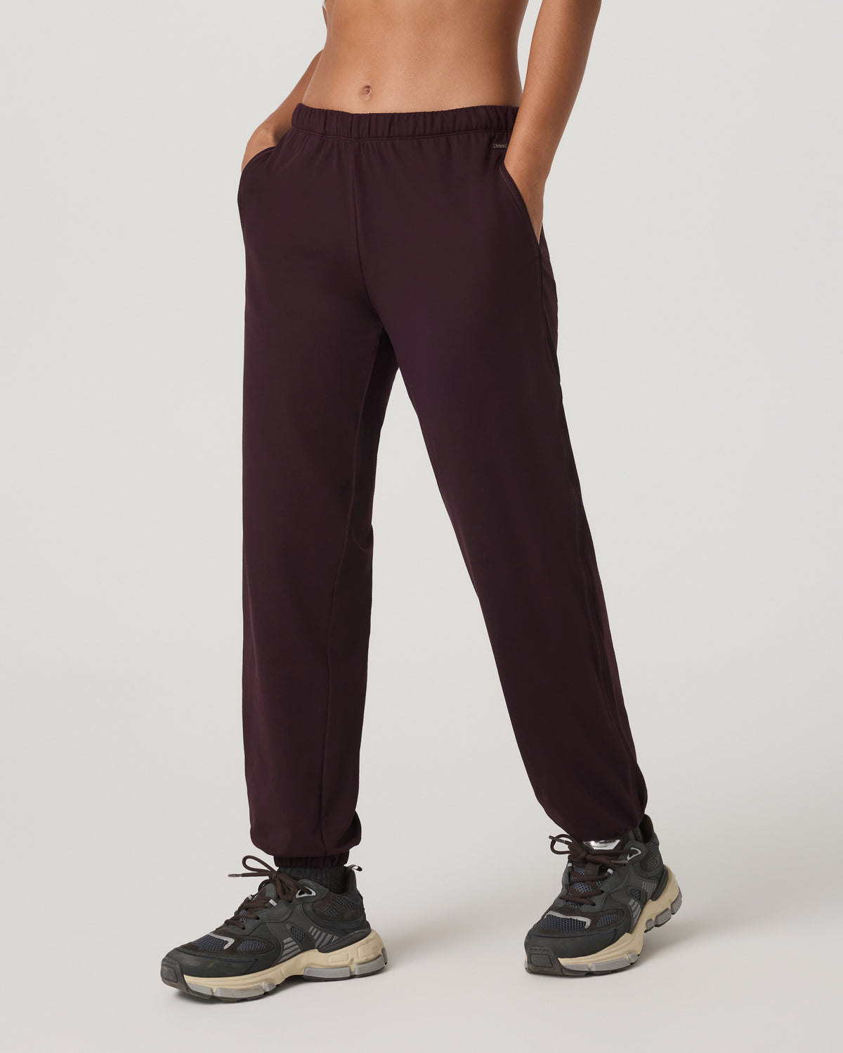 Halo Modern Sweatpant Women's Raisin Pants - Vuori