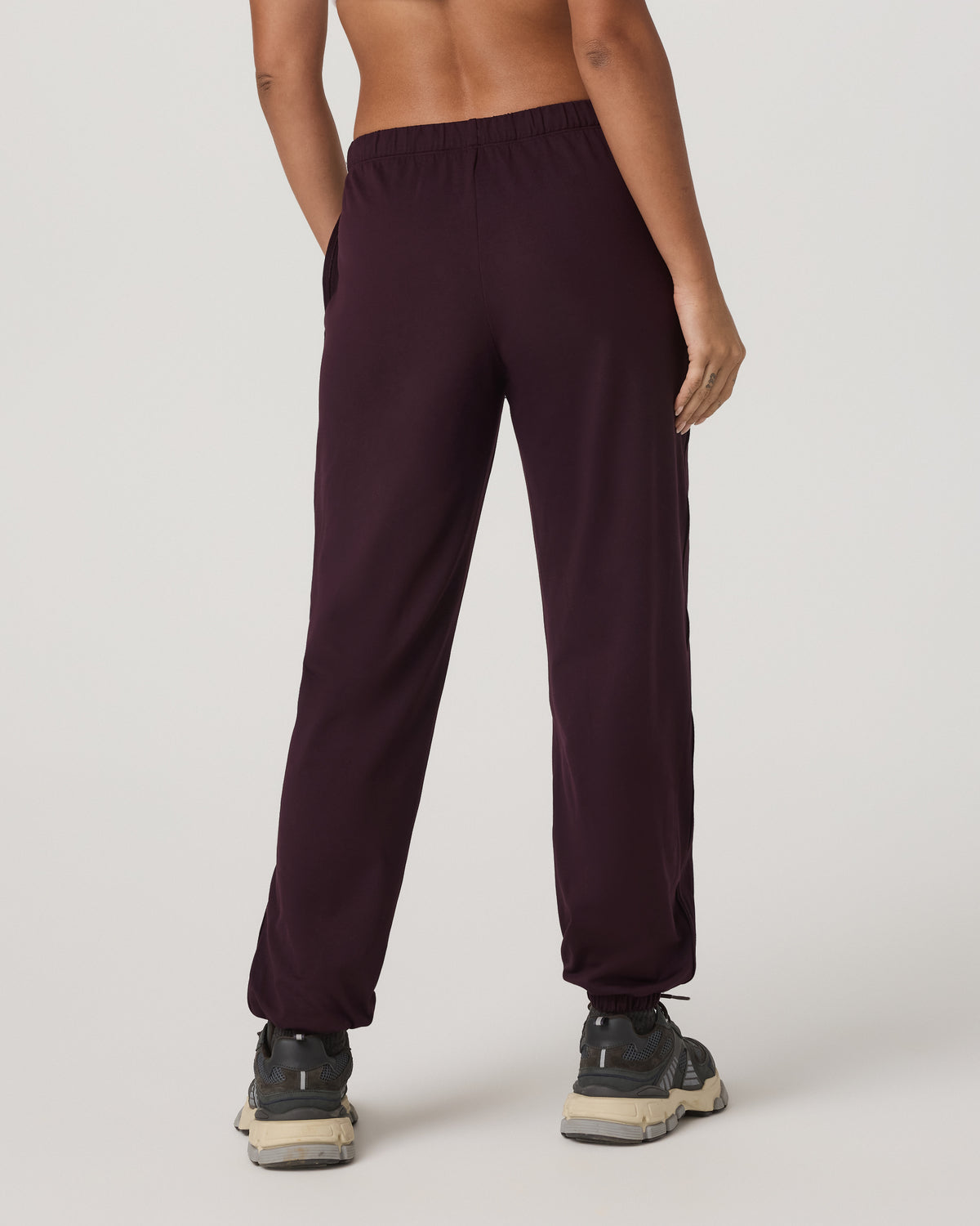 Halo Modern Sweatpant Women's Raisin Pants - Vuori