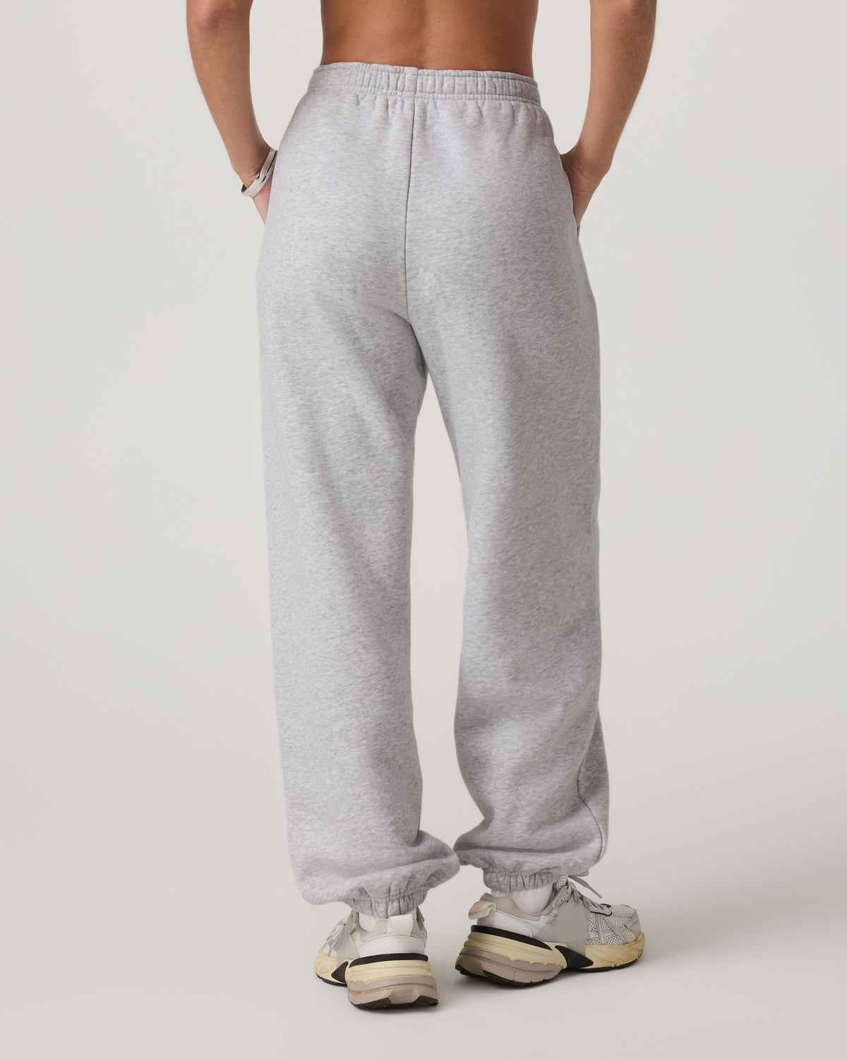 Women's Restore Classic Sweatpant - Short Pale Grey - Vuori