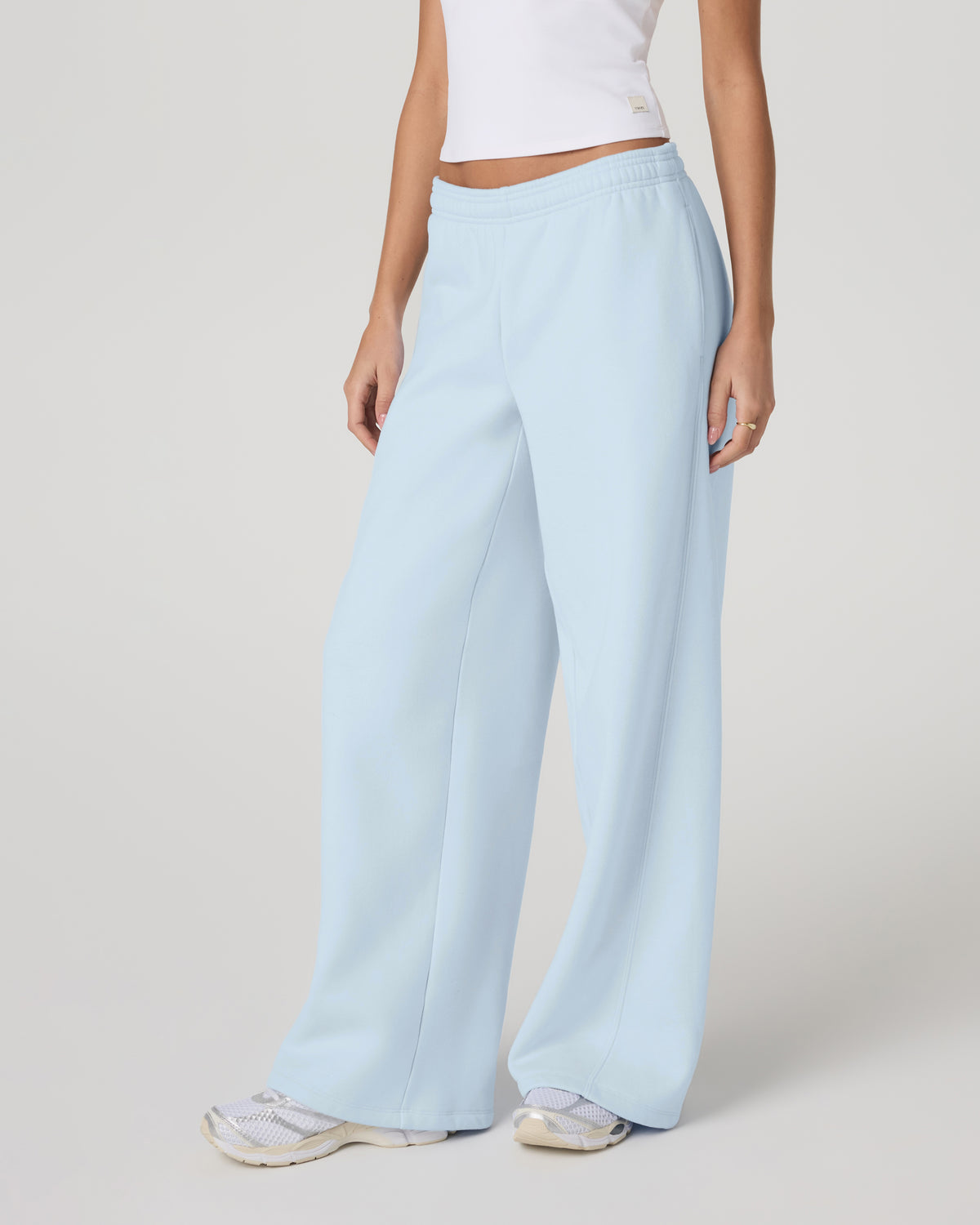 Restore Ultra Wideleg Sweatpant Soft Sky - Vuori
