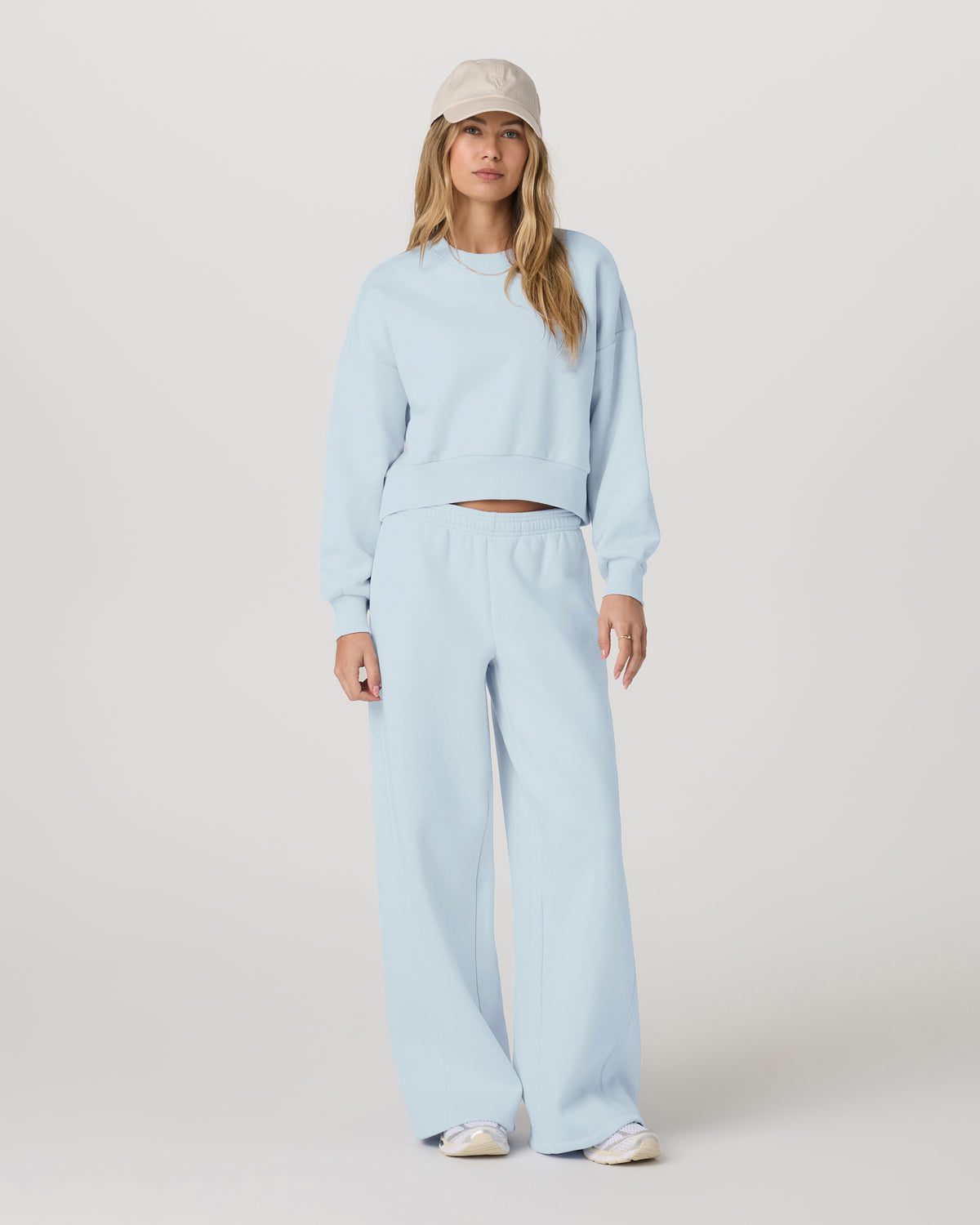 Restore Ultra Wideleg Sweatpant Soft Sky - Vuori