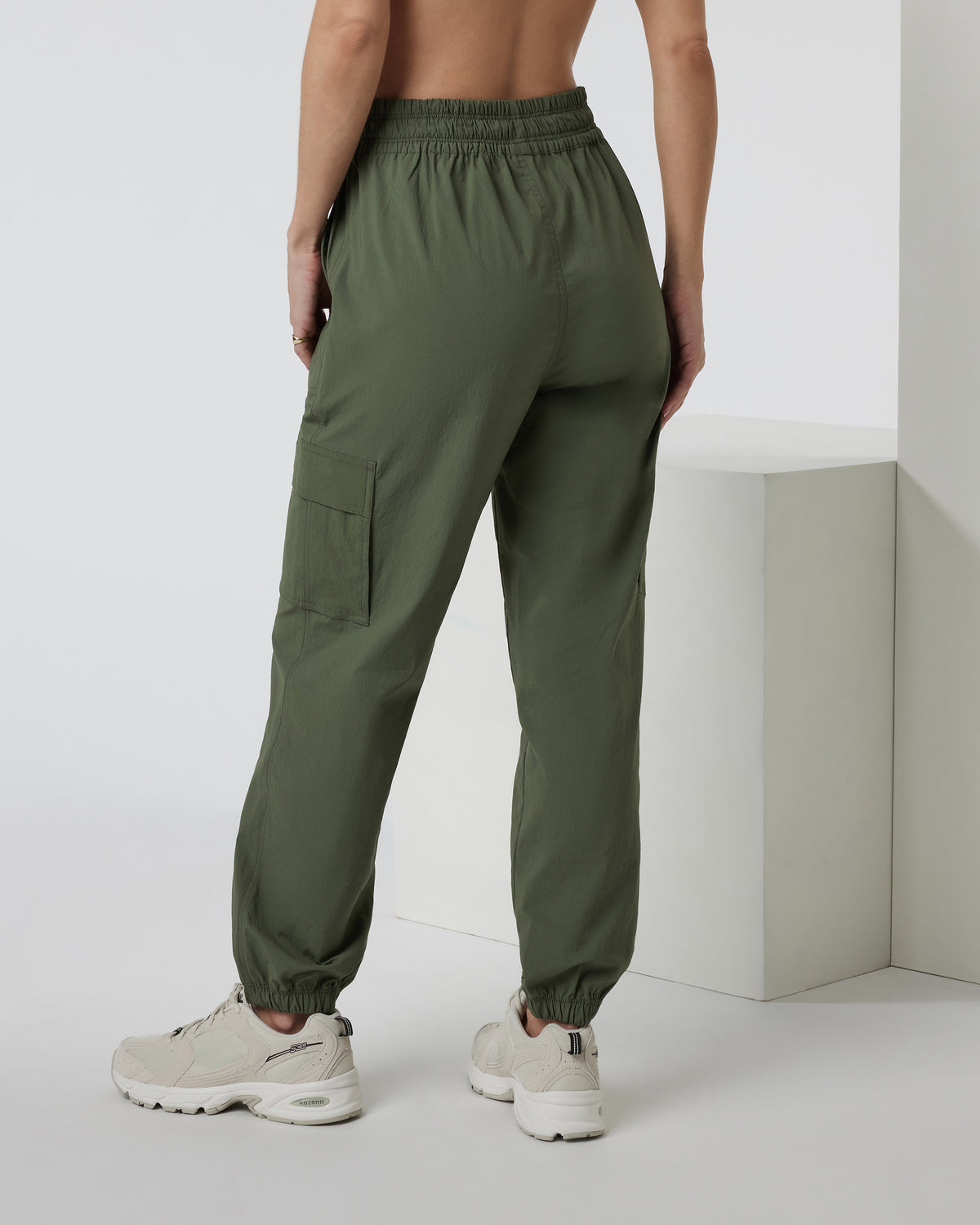 Birch Jogger Women's Army Utility Joggers - Vuori