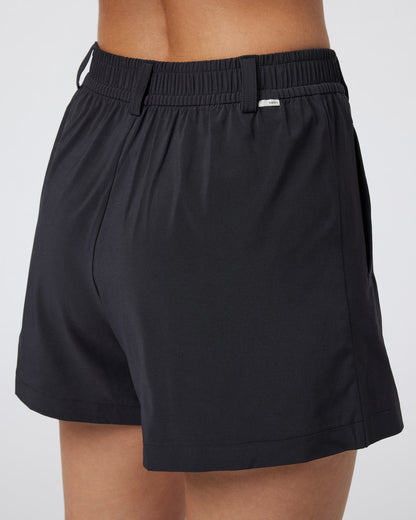 Villa Trouser Shorts Women's Black Pleated Shorts - Vuori