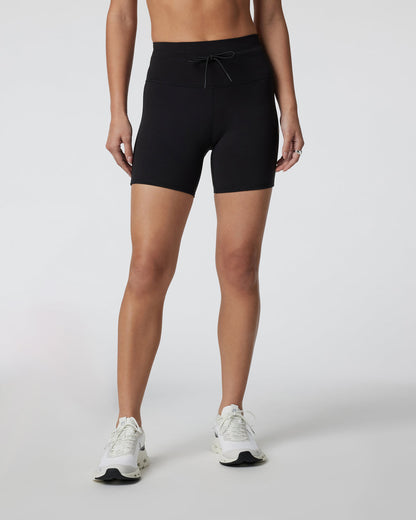 Daily Short Women's Black Biker Shorts - Vuori