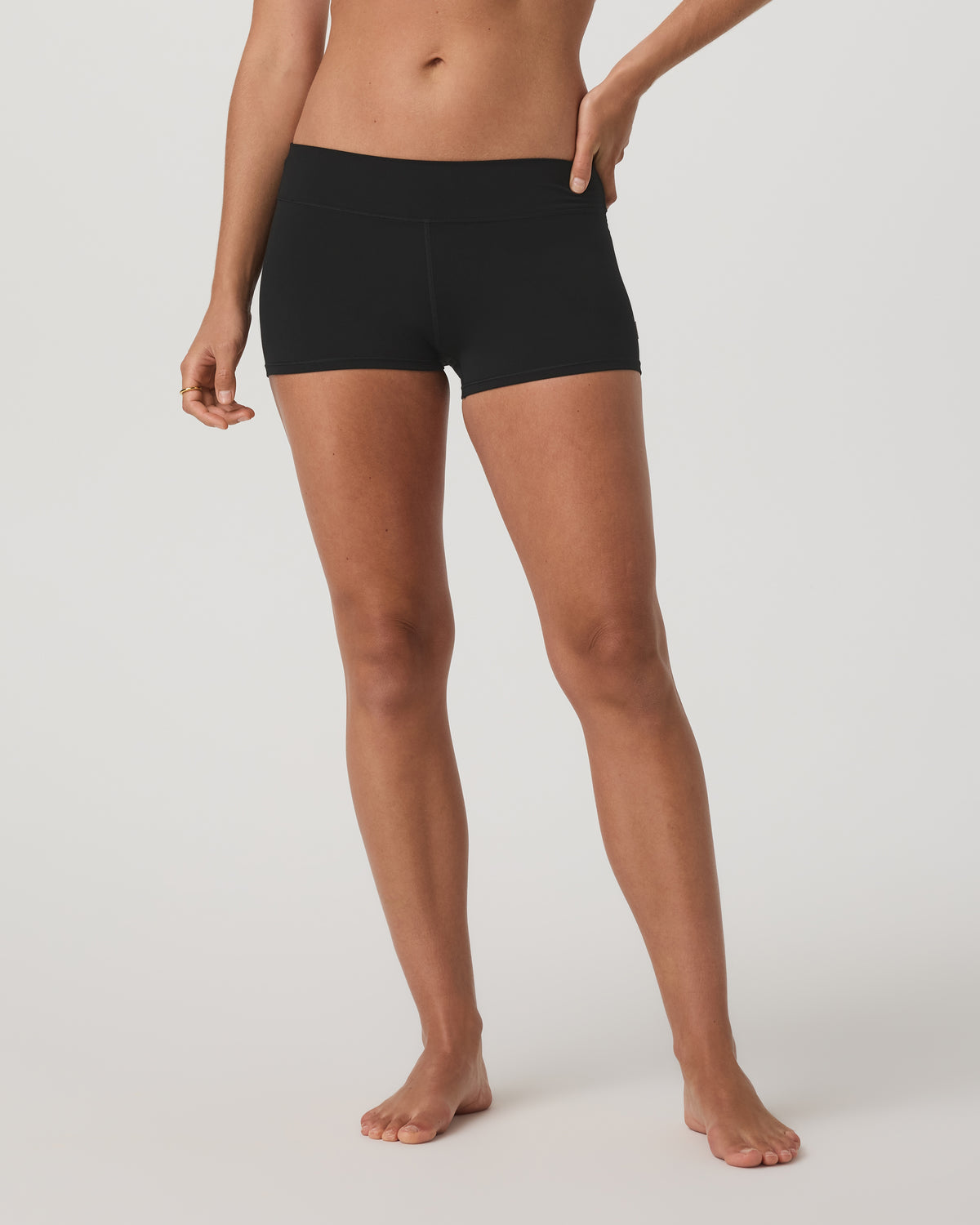 Vuori AllTheFeels™ LR Shorty Women's Black Shorts - Vuori