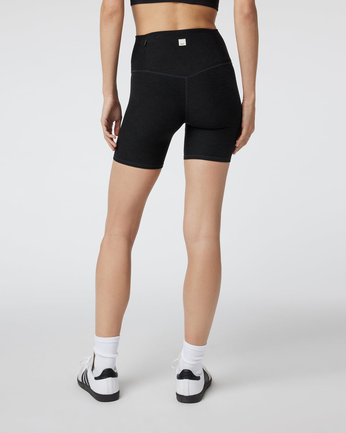 Clean Elevation Shorty Black Heather Biker Shorts - Vuori