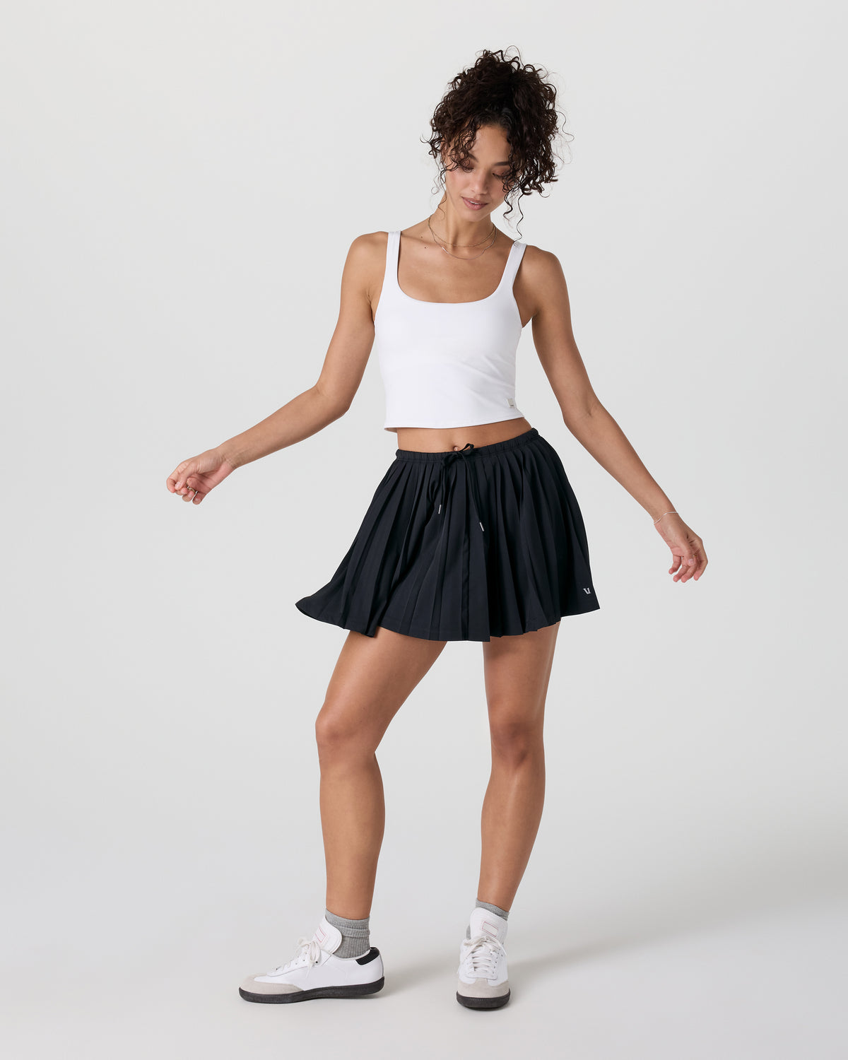 Clementine Pleated Skirt 15" Black - Vuori