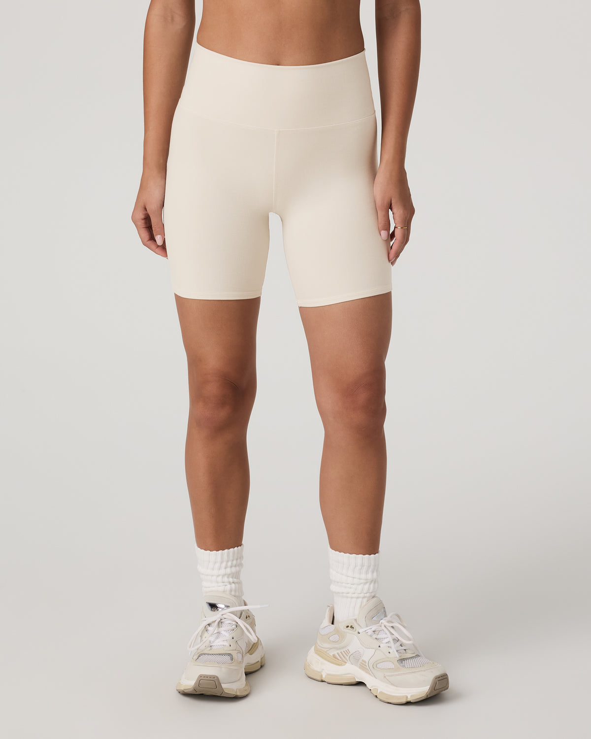 Clean Elevation Shorty Women's Bone Heather Shorts - Vuori