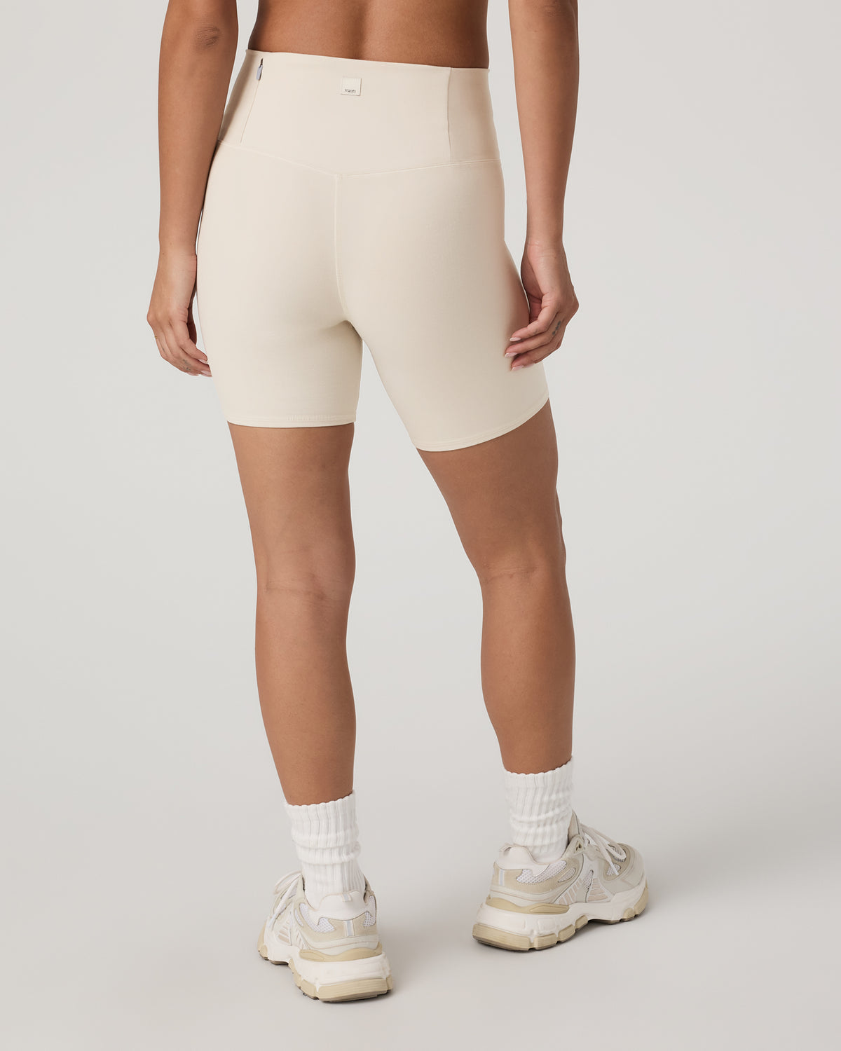 Clean Elevation Shorty Women's Bone Heather Shorts - Vuori