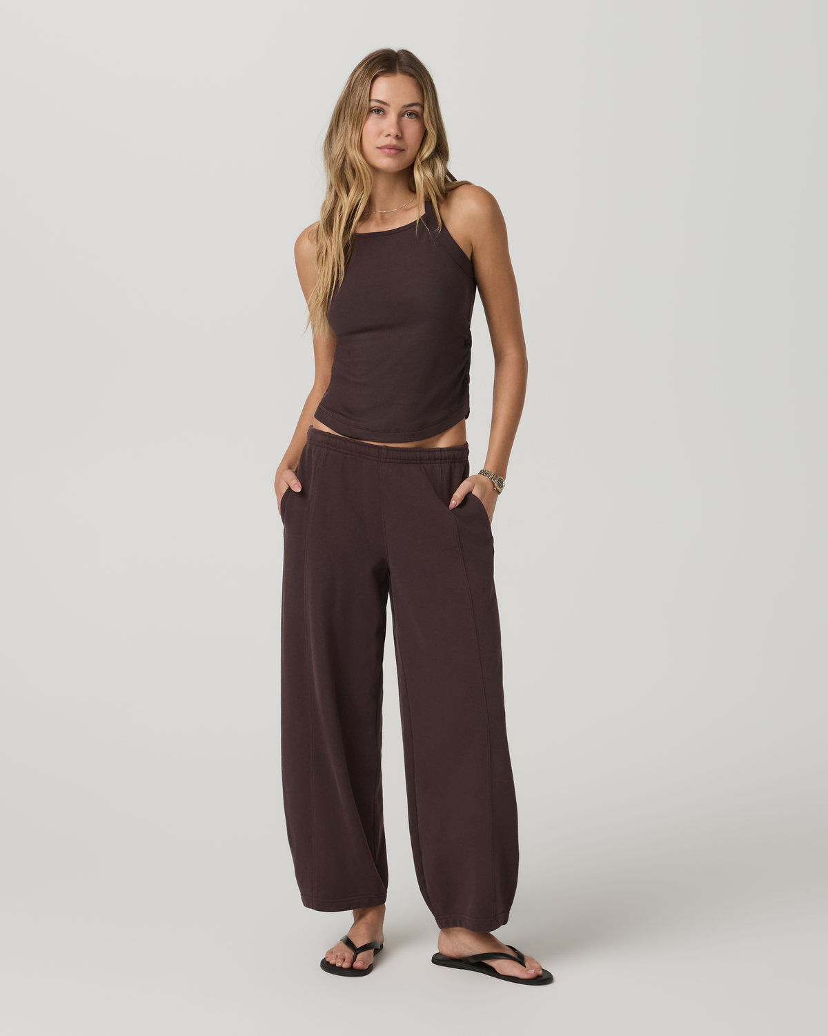 Pose Cooper Tank Women's French Roast Tank Top - Vuori