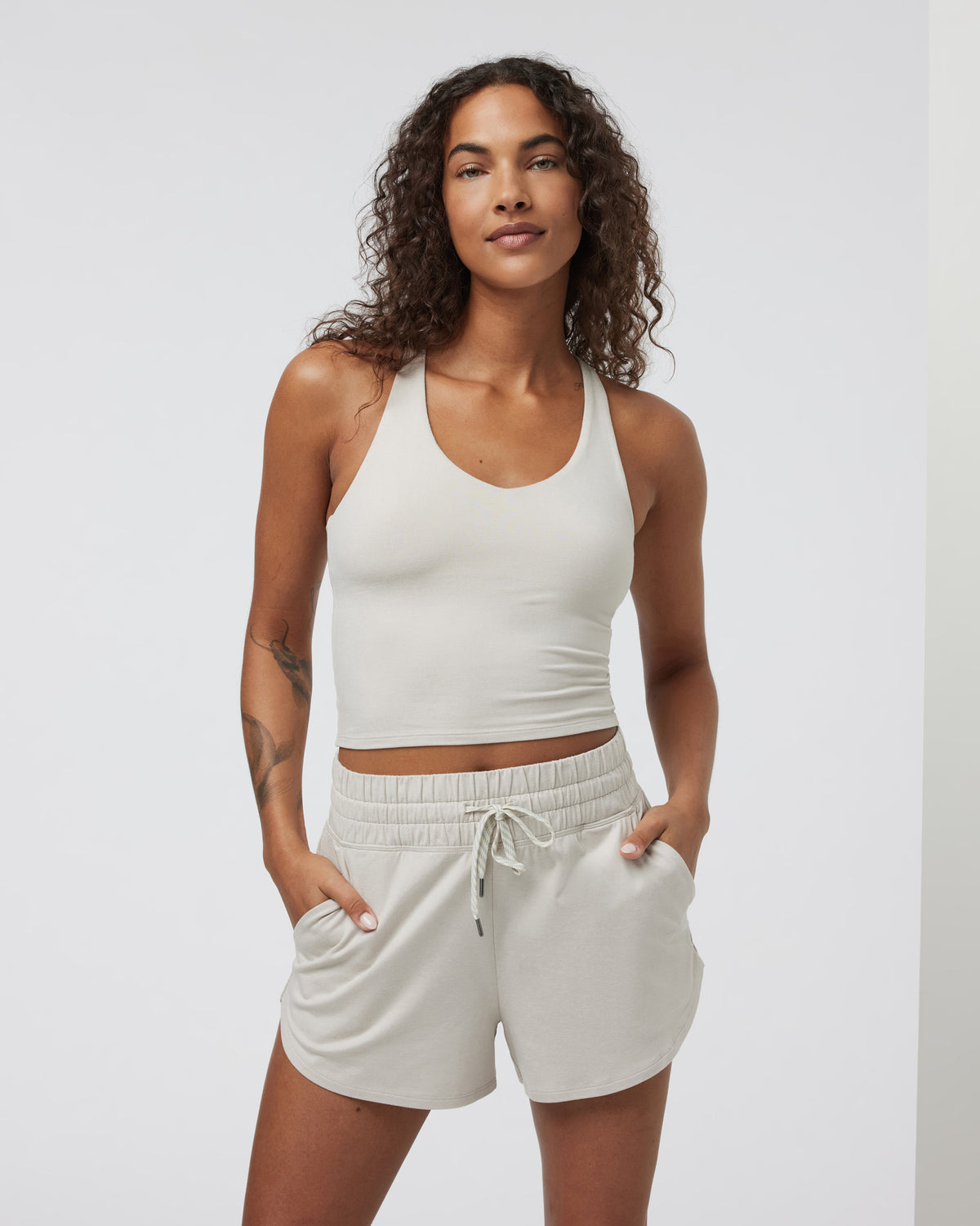 Halo Performance Crop 2.0 Ecru Heather Tank - Vuori