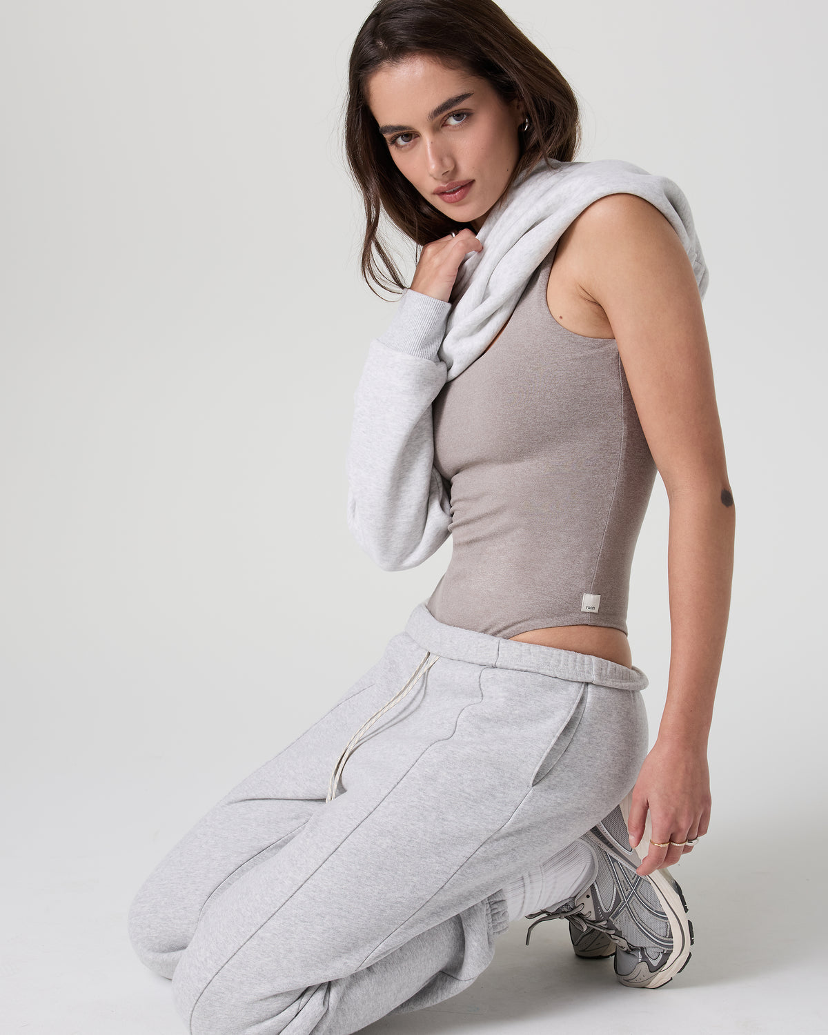 Sleeveless Halo Bodysuit Cobblestone Heather - Vuori