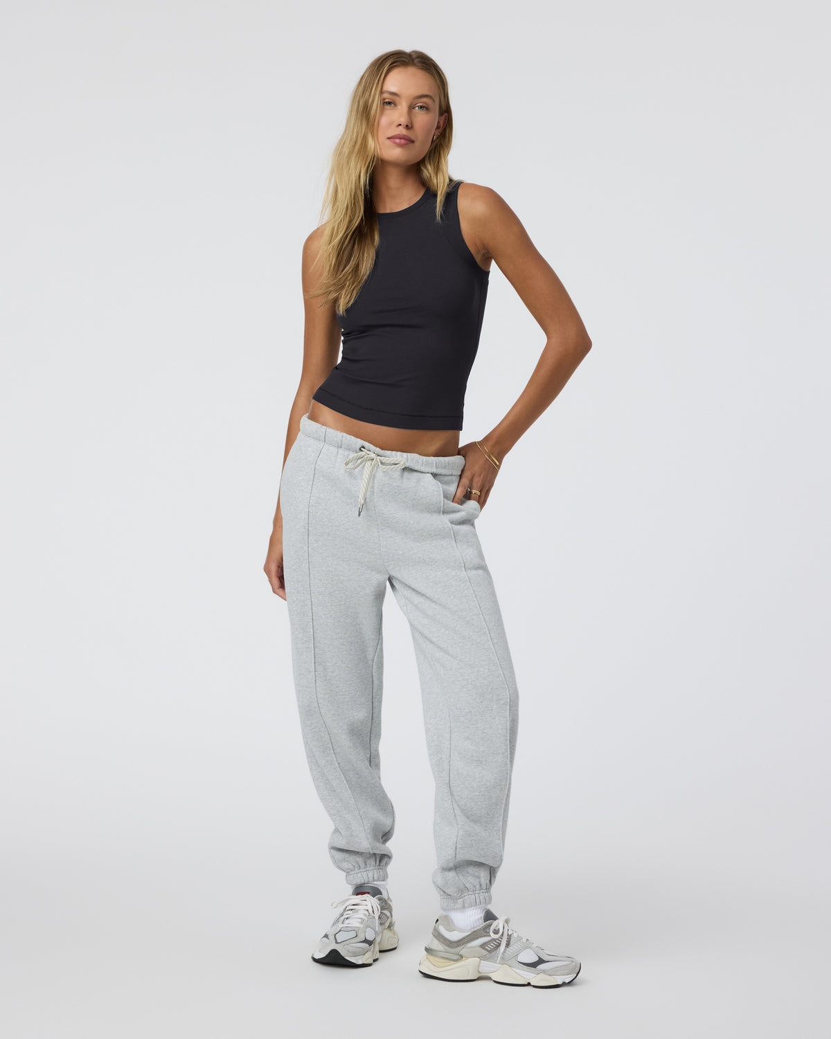 Pose Modern Tank Black - Vuori