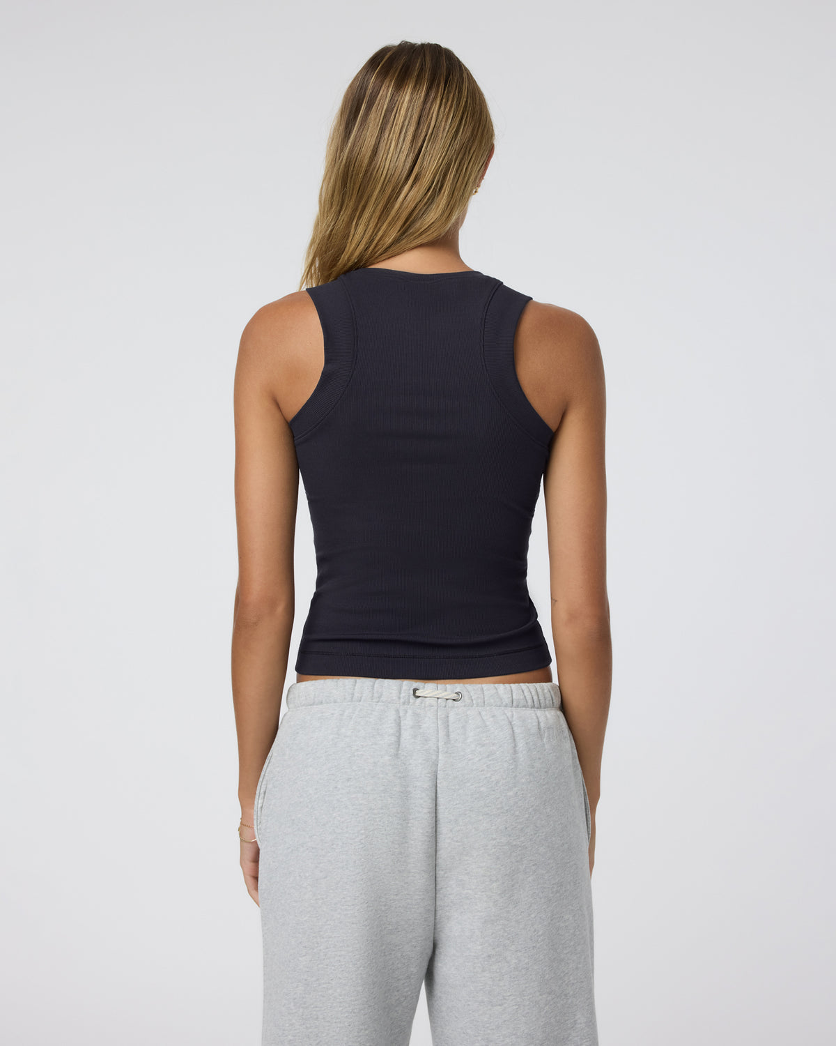 Pose Modern Tank Black - Vuori