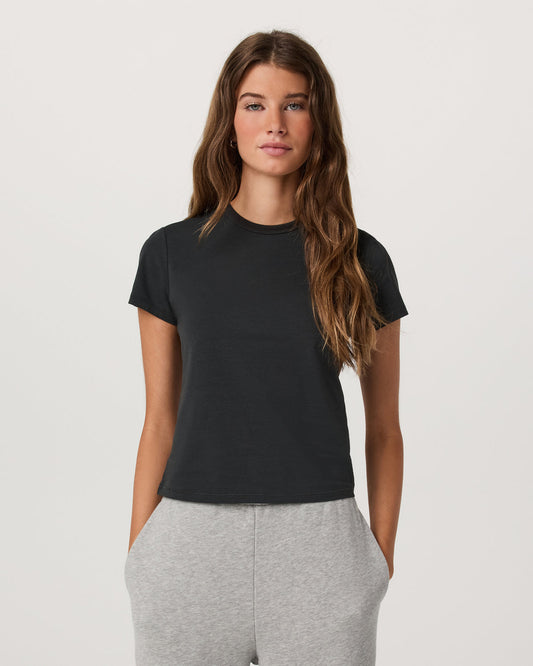 Short Sleeve Feather Classic Tee Washed Black T-Shirt - Vuori