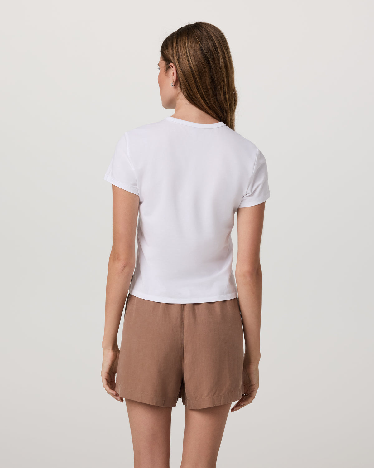 Short Sleeve Feather Classic Tee Women's White T-Shirt - Vuori