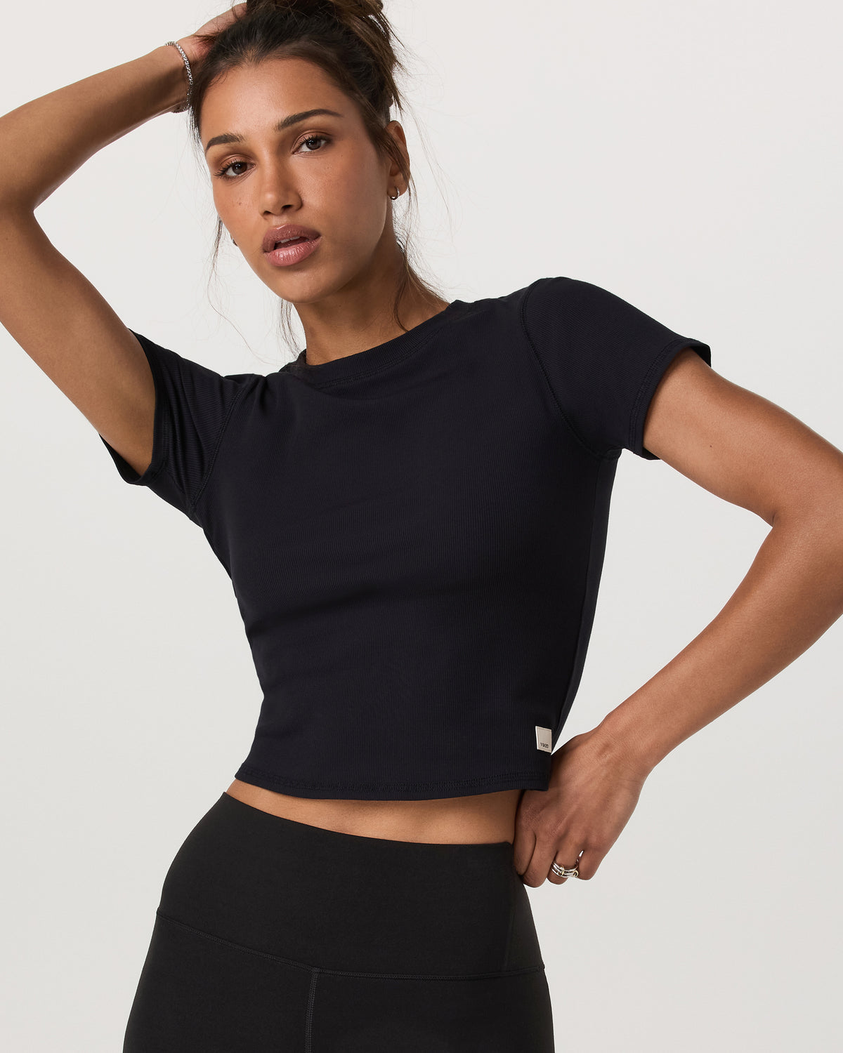 Pose Fitted Tee Women's Black Fitted Shirt - Vuori