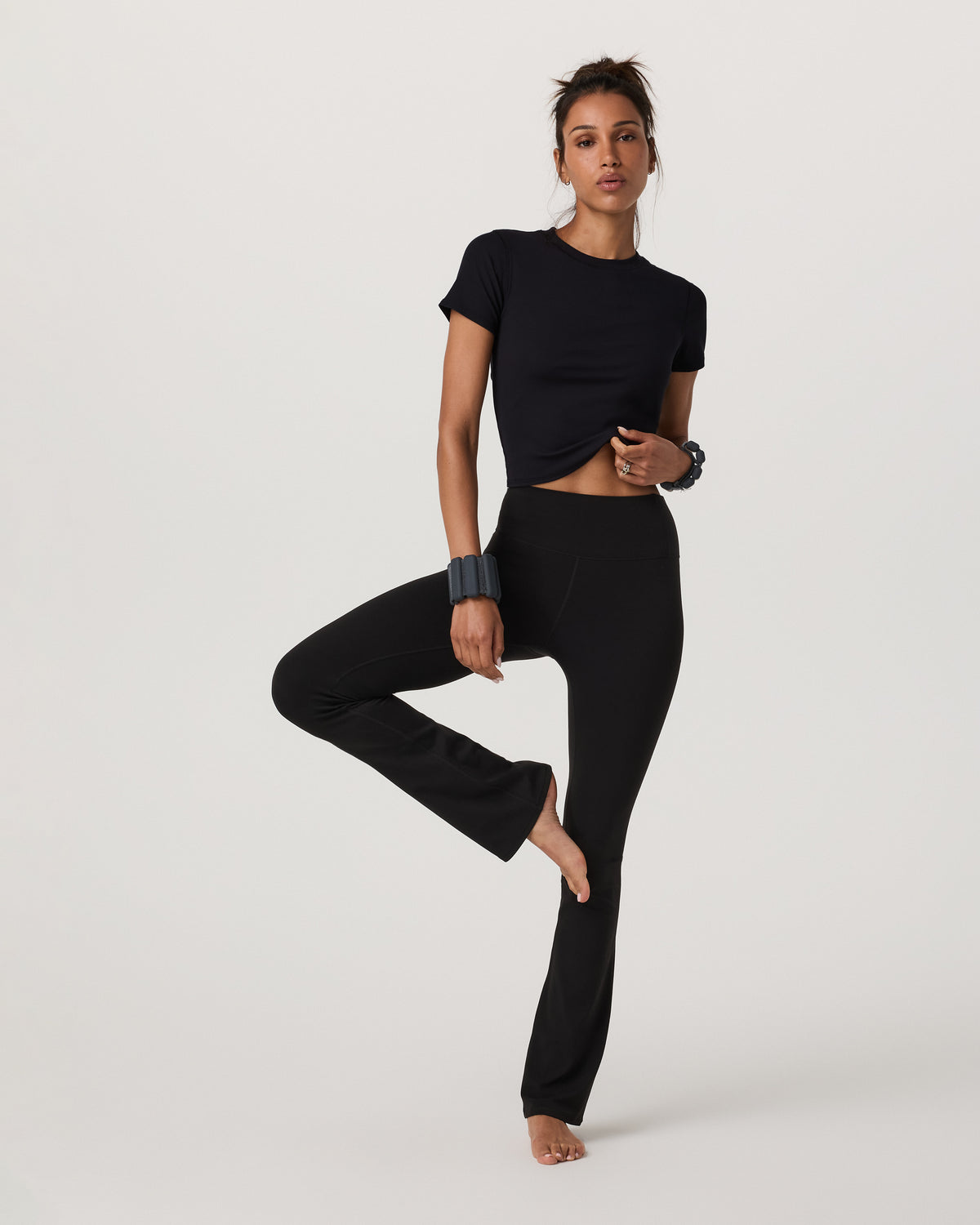 Pose Fitted Tee Women's Black Fitted Shirt - Vuori