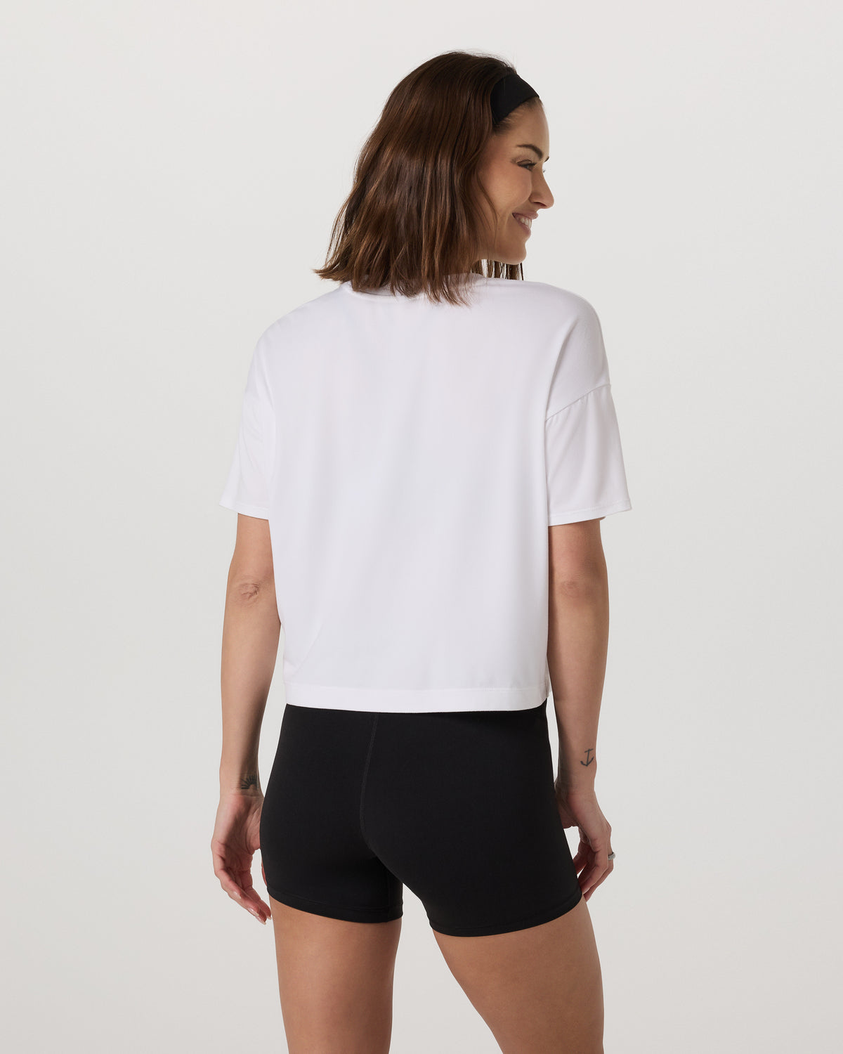 Energy Tee Women's White Oversized Tee - Vuori