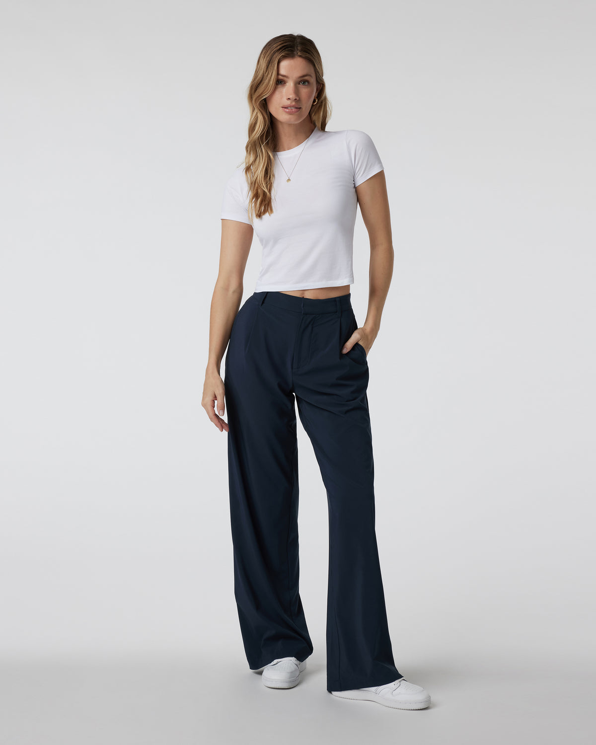 Feather Baby Tee Women's White Fitted Tee - Vuori