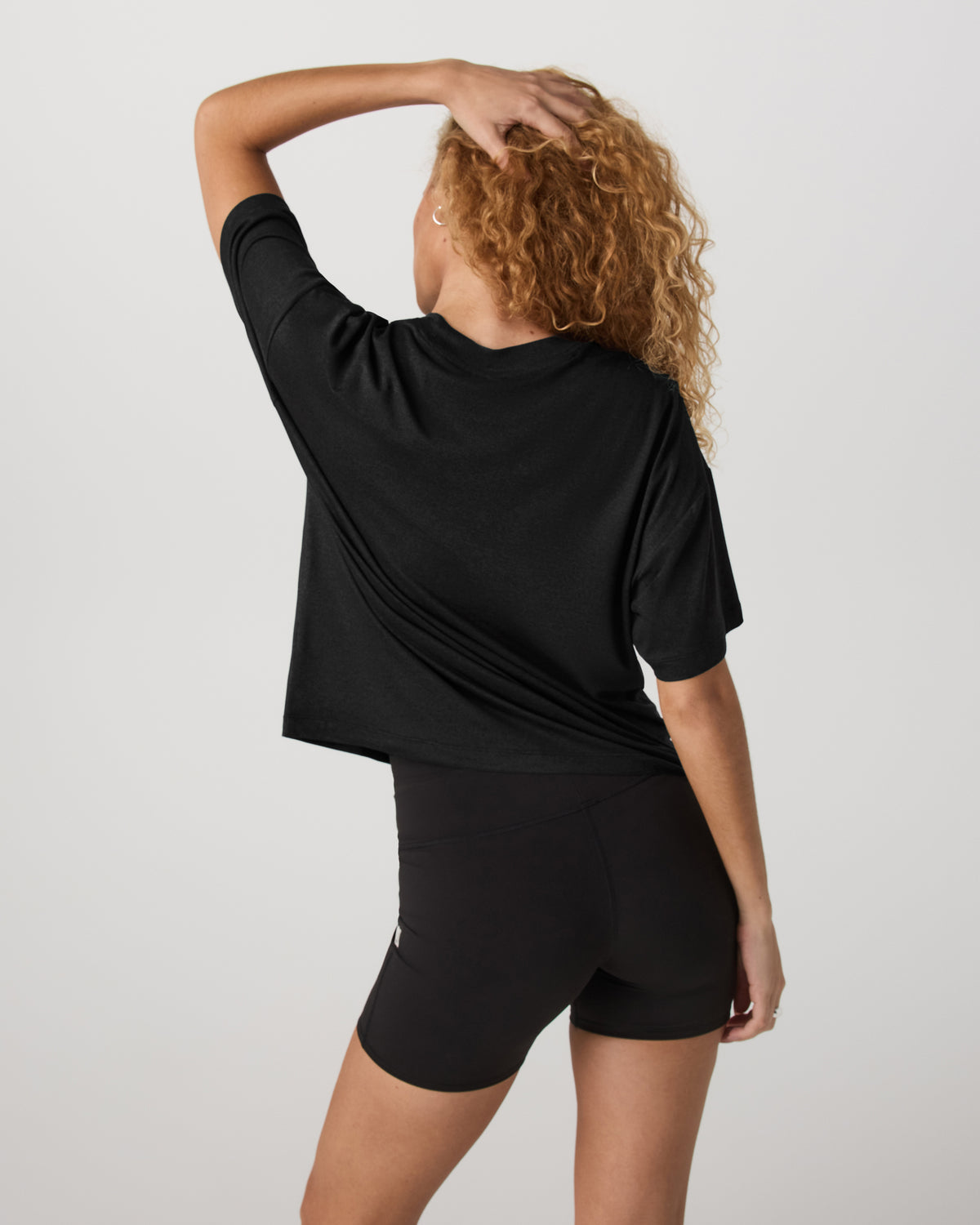 Energy Long Tee Women's Black Heather Fitness Tee Shirt - Vuori