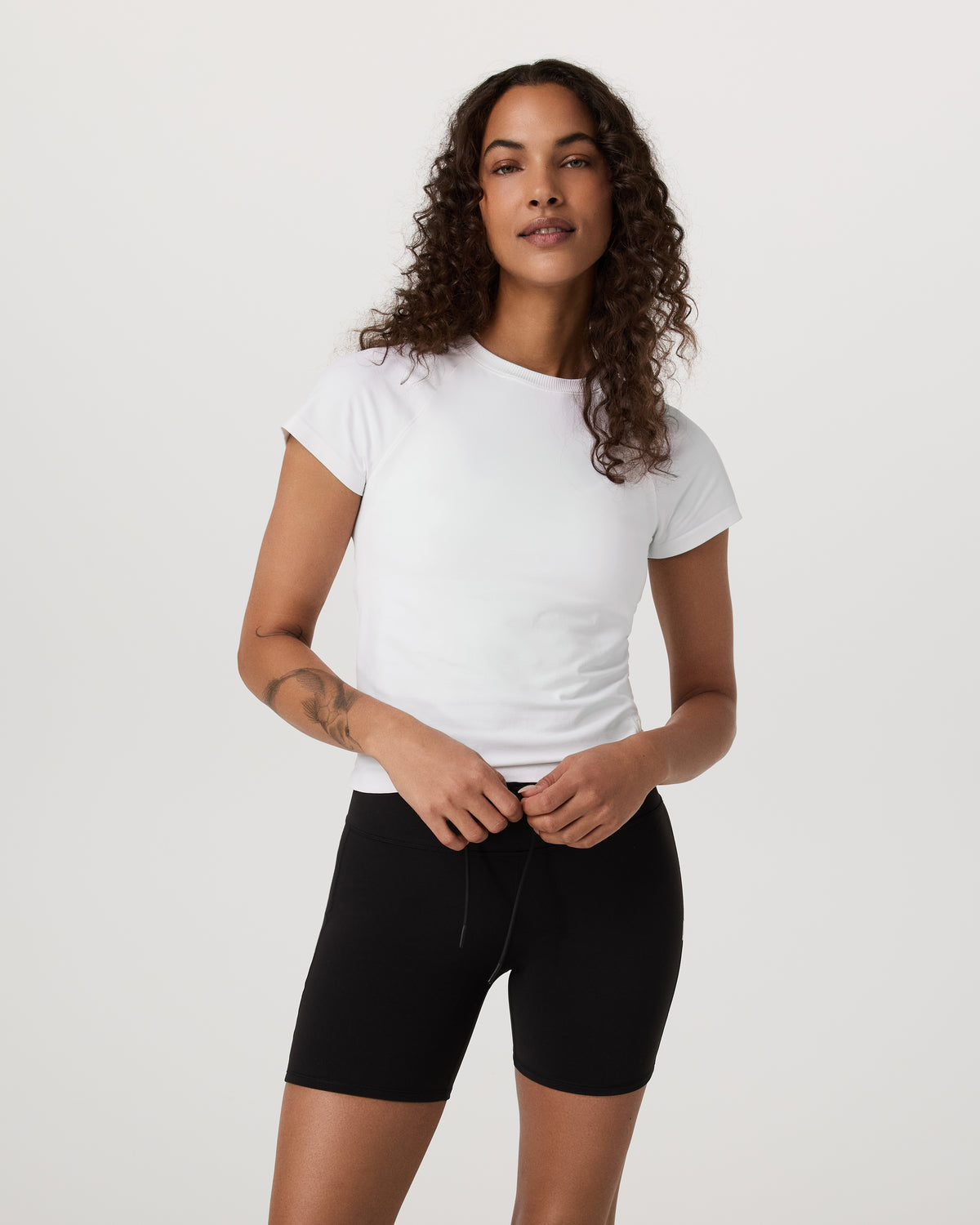 Short Sleeve Seamless Surge Tee White - Vuori