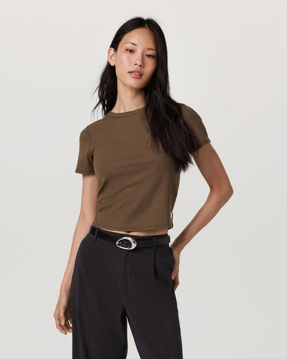 Pose Fitted Tee Women's Espresso T-Shirt - Vuori