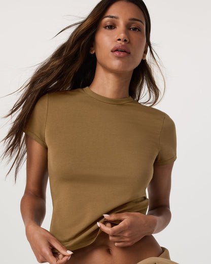 Short Sleeve Feather Classic Tee Women's Rum T-Shirt - Vuori