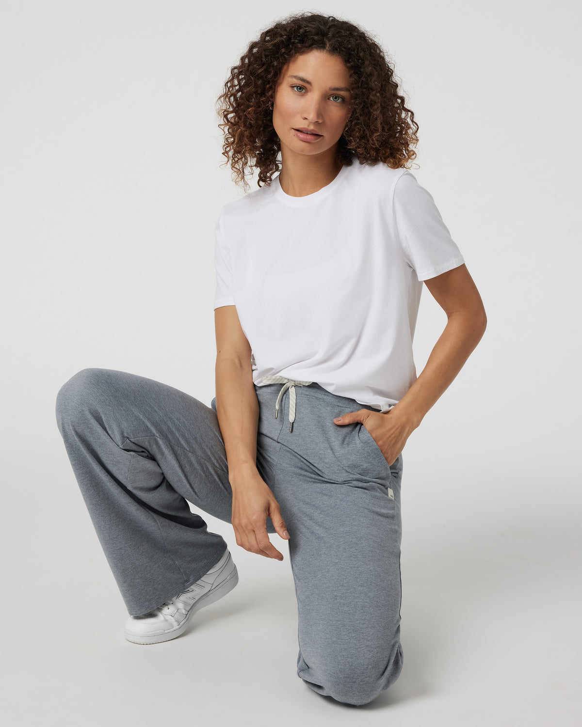 Feather Tee Women's White Lightweight Tee - Vuori