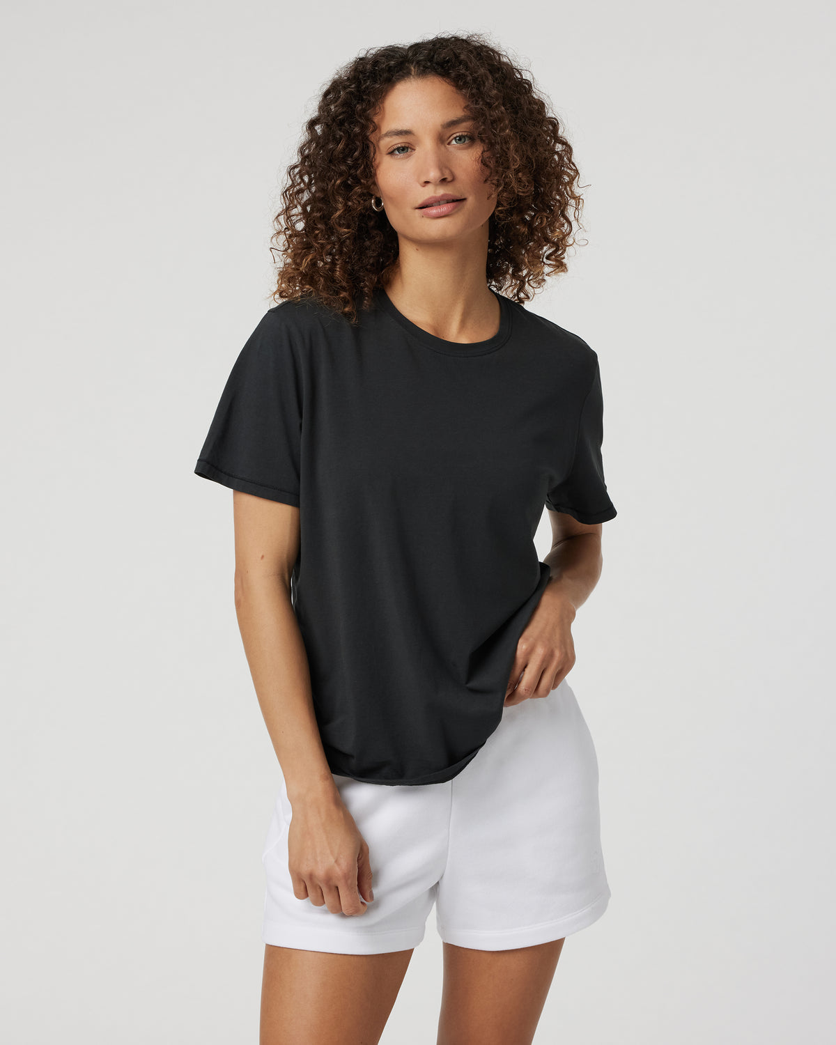 Feather Tee Women's Washed Black Tee - Vuori
