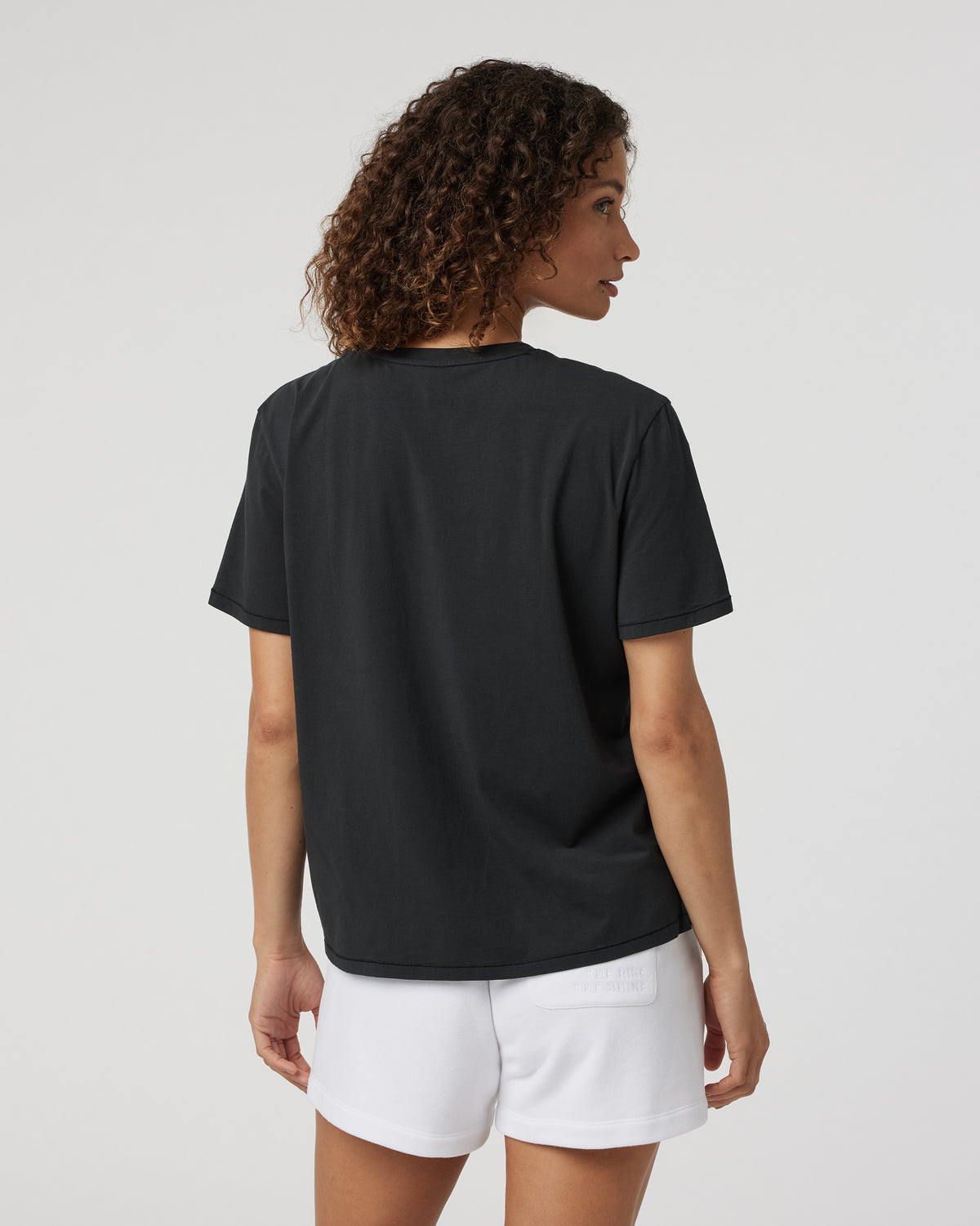 Feather Tee Women's Washed Black Tee - Vuori