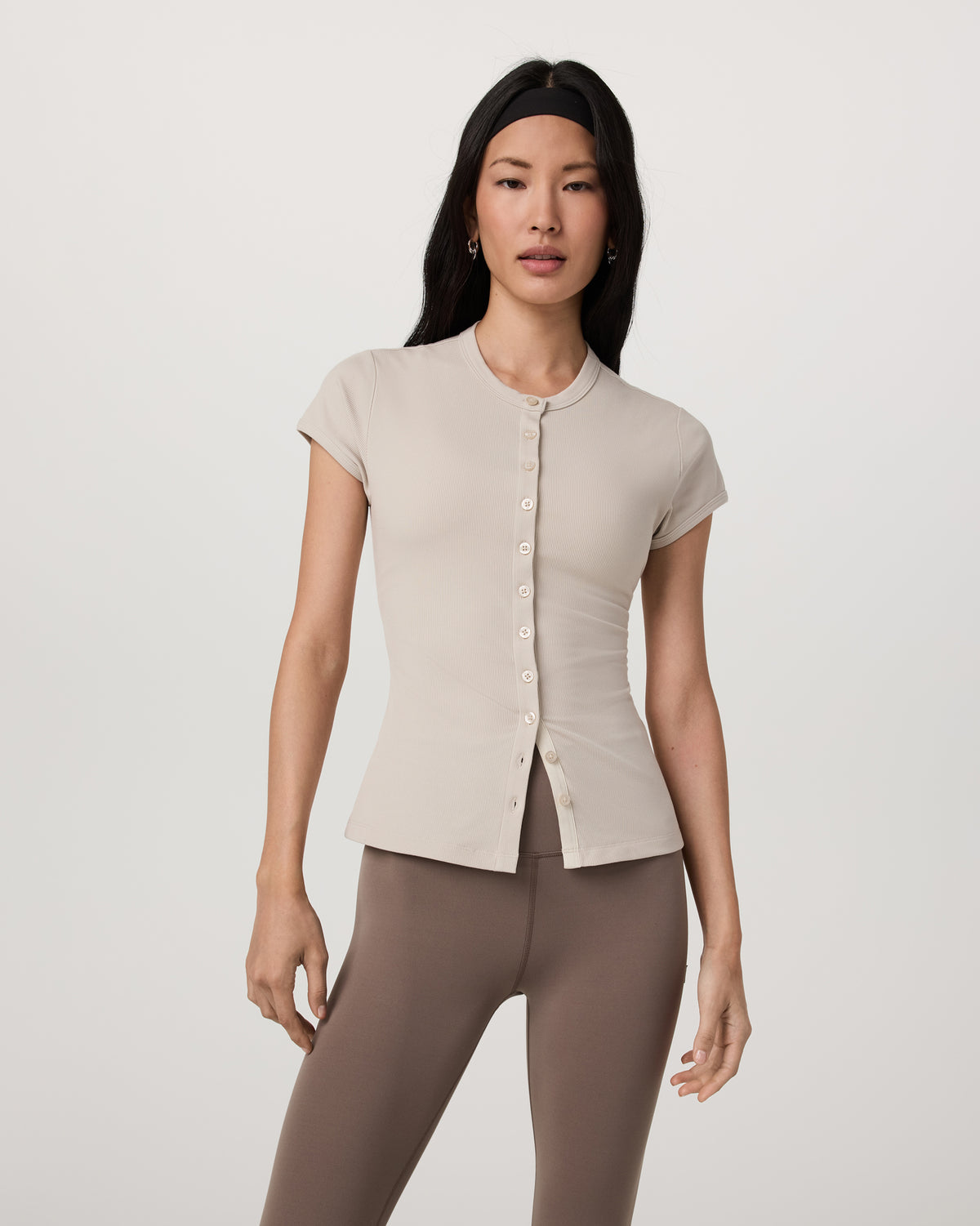 Short Sleeve Pose Button Up Women's Mushroom Crewneck - Vuori