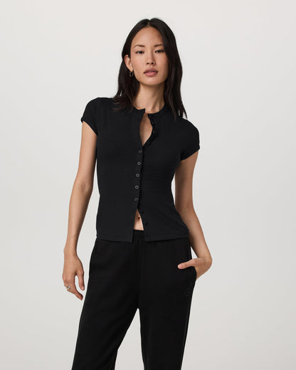 Short Sleeve Pose Button Up Women's Black Crewneck| Vuori - Vuori