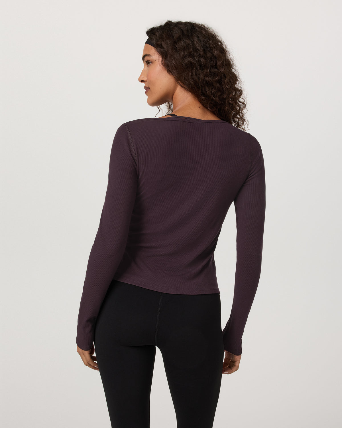Long Sleeve Cove Ultra Scoop Women's Raisin Shirt - Vuori