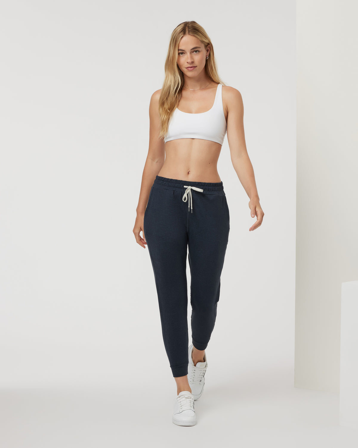 Yosemite Bra Women's White Sports Bra - Vuori