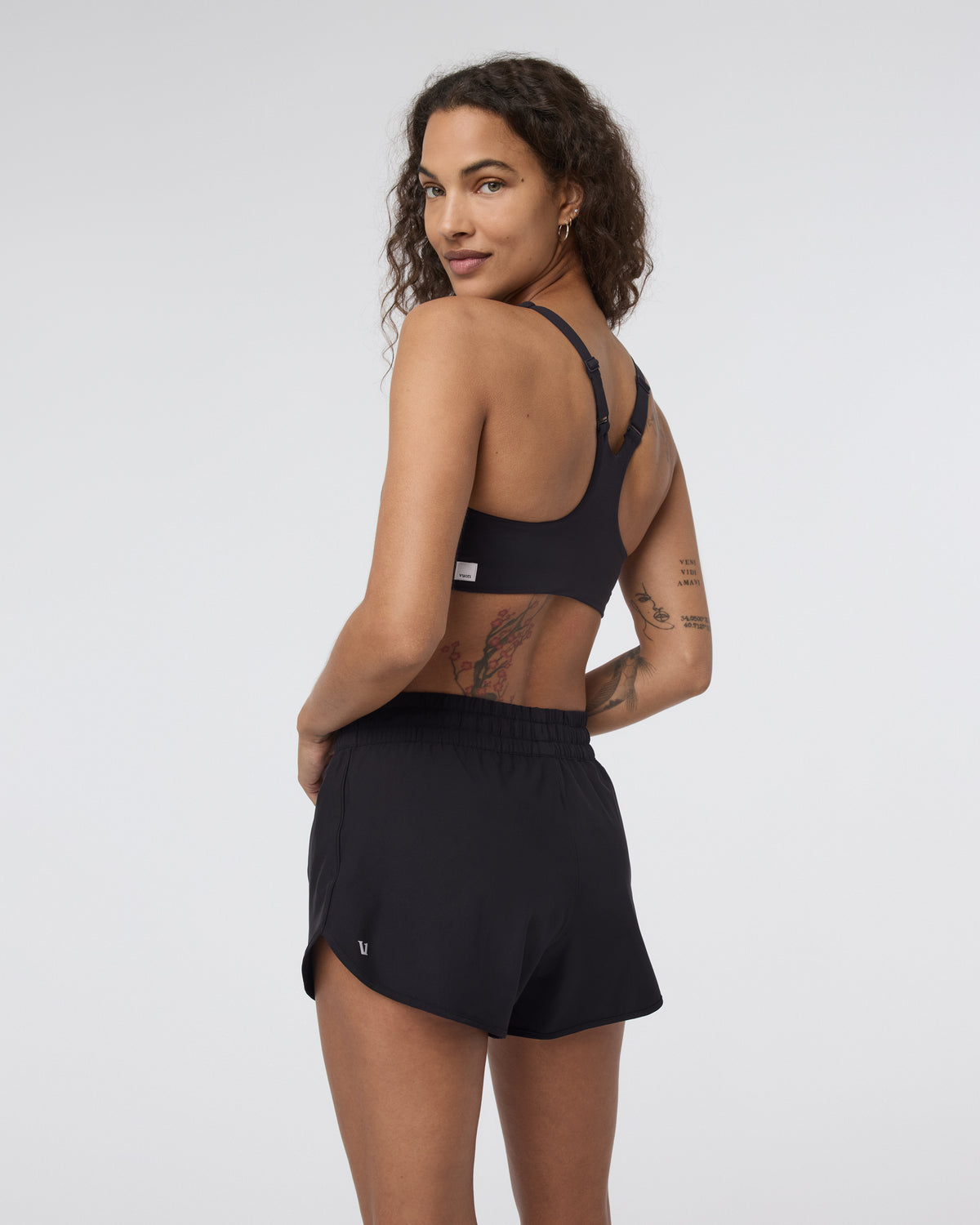 Dynamic Bra Black Medium Support Sports Bra - Vuori