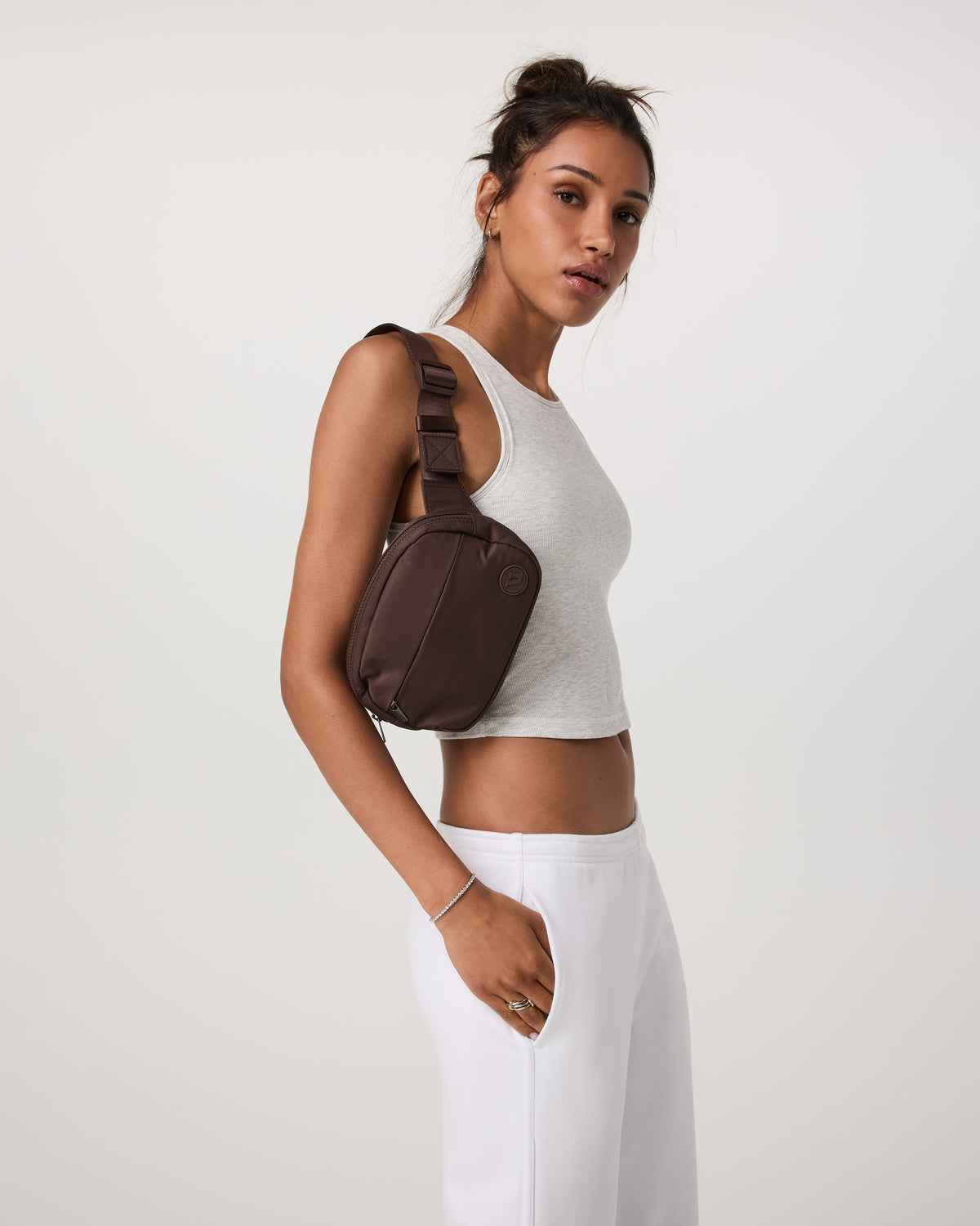 All Around Crossbody Java Crossbody Bag - Vuori