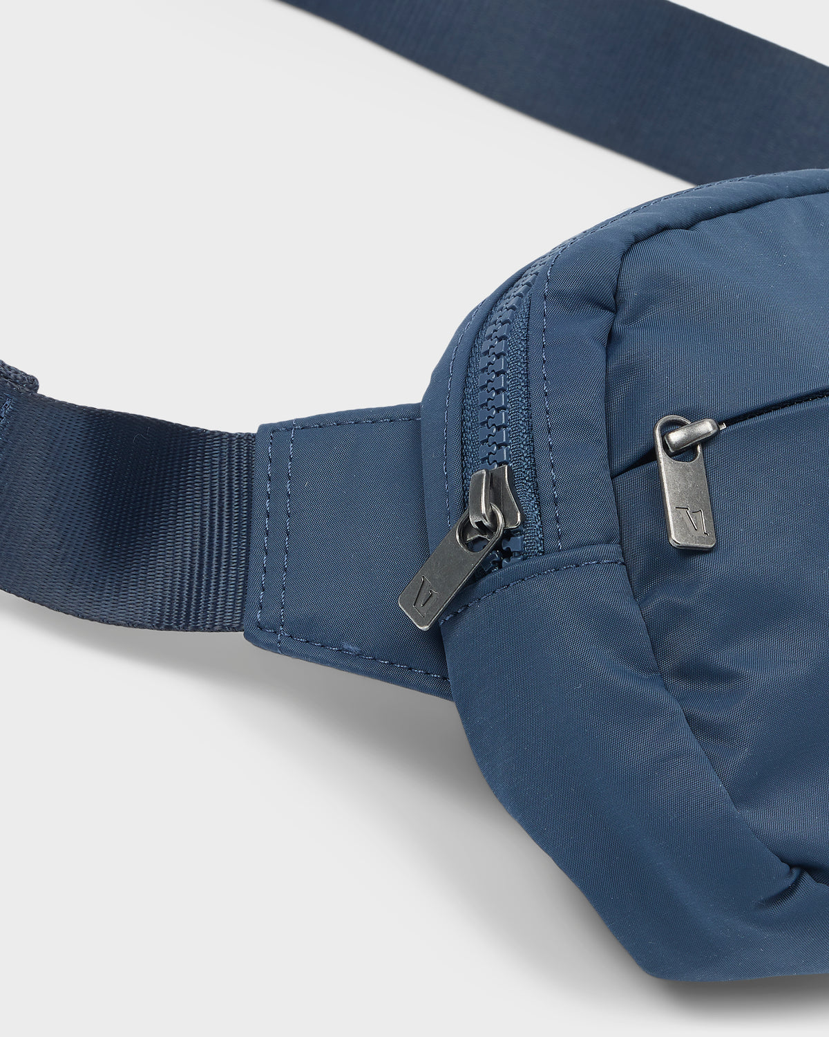 All Around Hip Pack Ocean Blue Versatile Travel Bag - Vuori