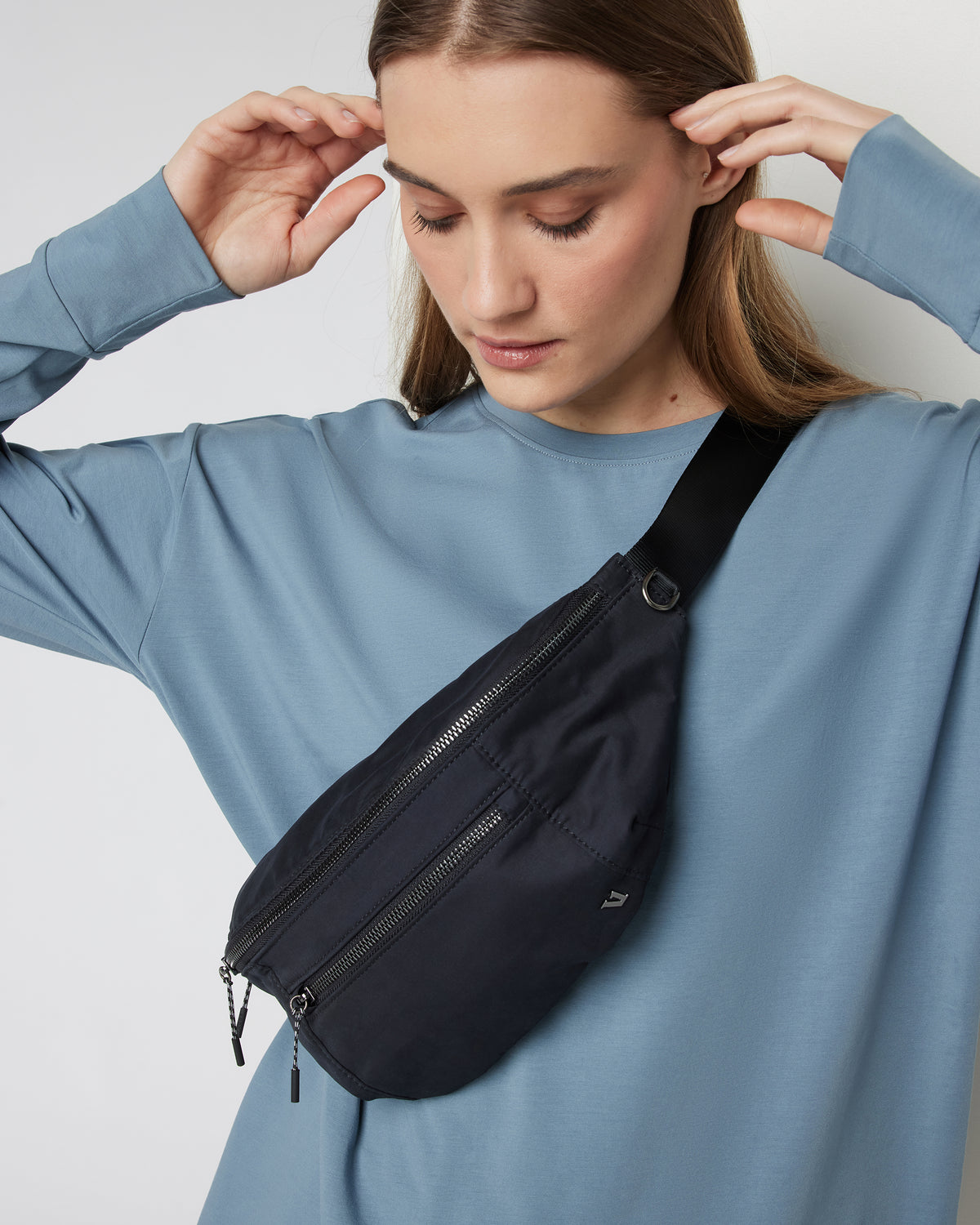 Vuori Sling Black Hip Pack - Vuori