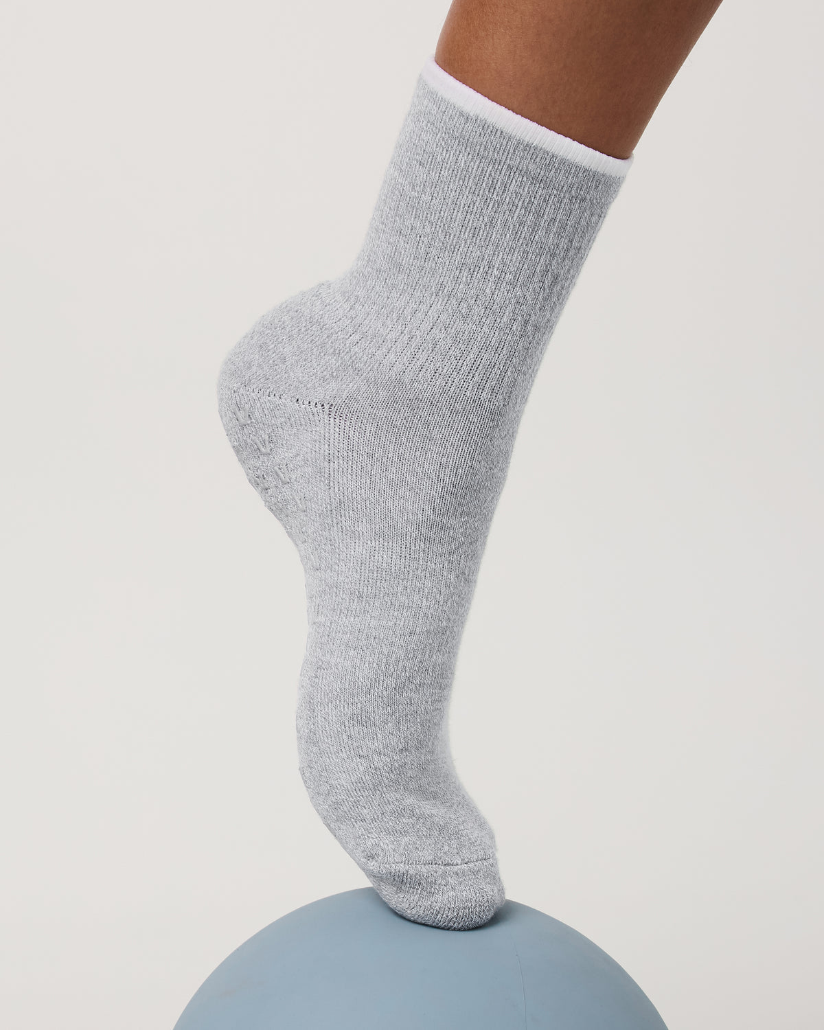 Half Crew Gripper Sock Light Heather Grey Grip - Vuori