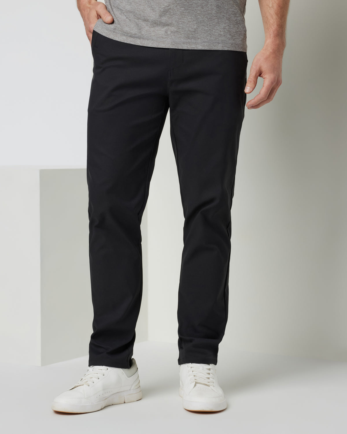 Cascade Tech Chino Pant Men's Black Chinos - Vuori