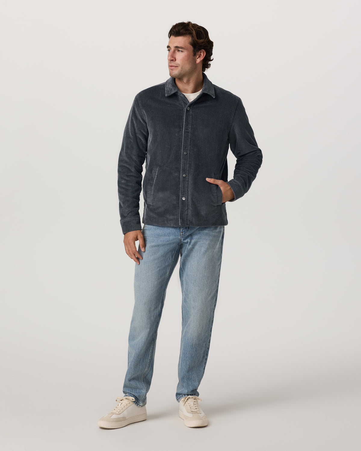 Vuori Vintage Jean Classic Fit 32" Light Wash Denim - Vuori