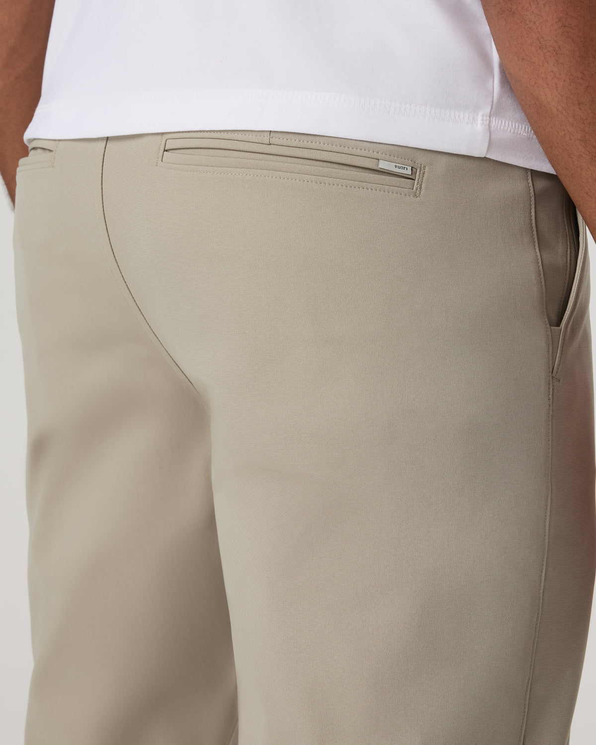 Meta Trouser Classic Fit 32" Men's Truffle Tailored Pants - Vuori