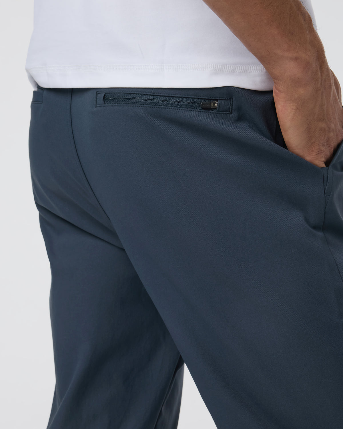Cascade Tech Chino Pant Men's Ink Chinos - Vuori