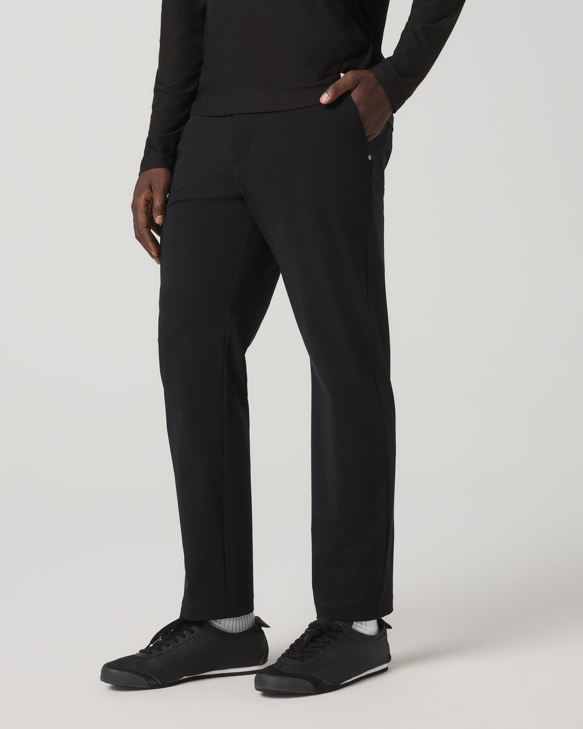 Fleet Trouser Classic Fit 30" Men's Black Chino Pants - Vuori