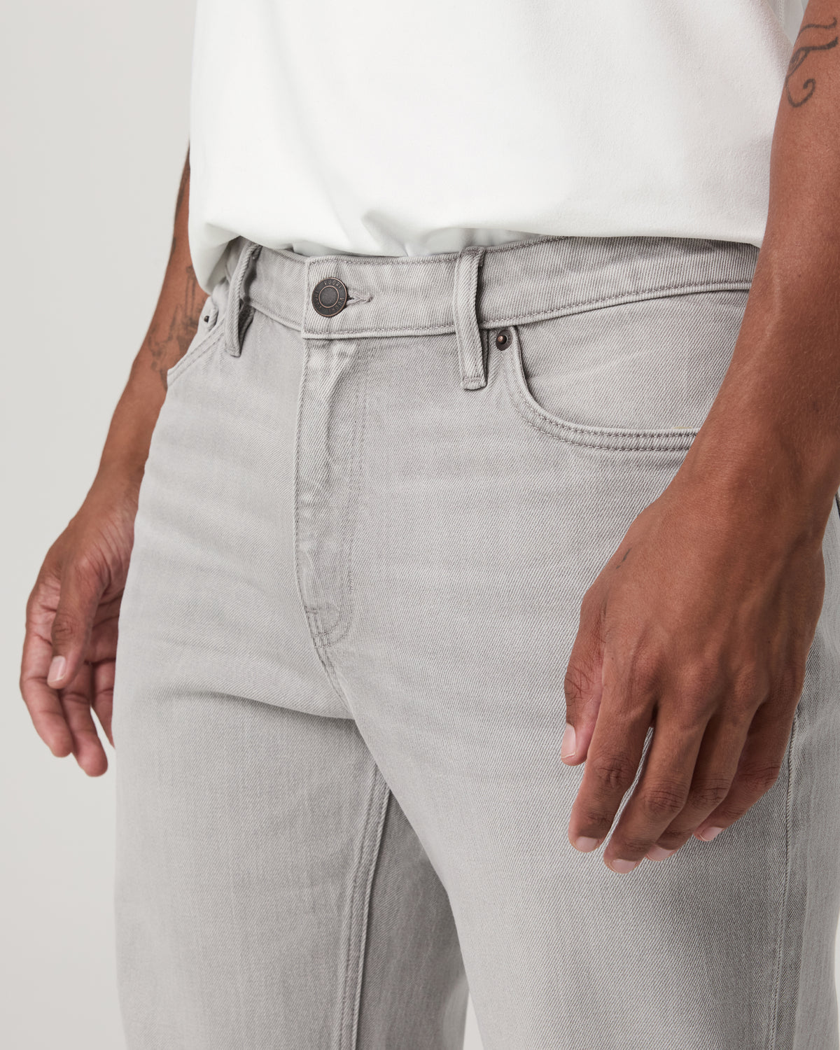 Vuori Vintage Jean Classic Fit 32" Men's MoonWash Denim - Vuori